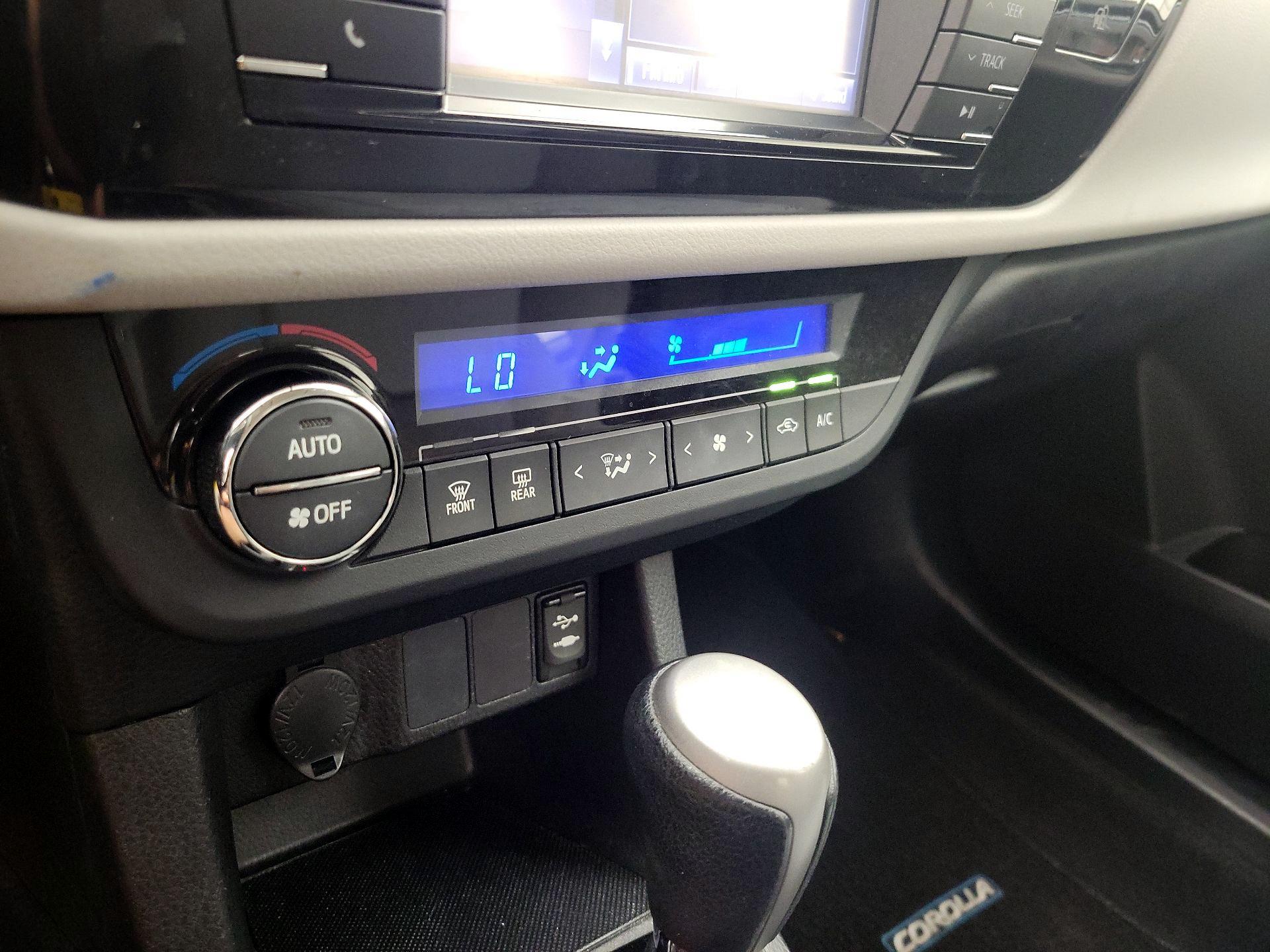 Thumbnail: 2016 Toyota Corolla - 16
