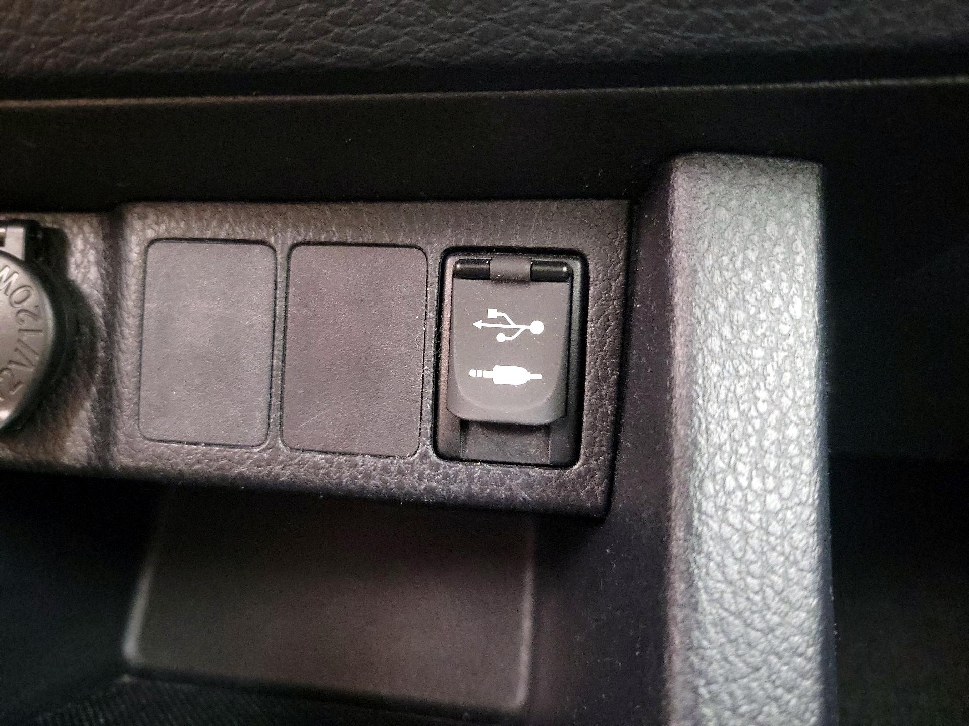 Thumbnail: 2016 Toyota Corolla - 18