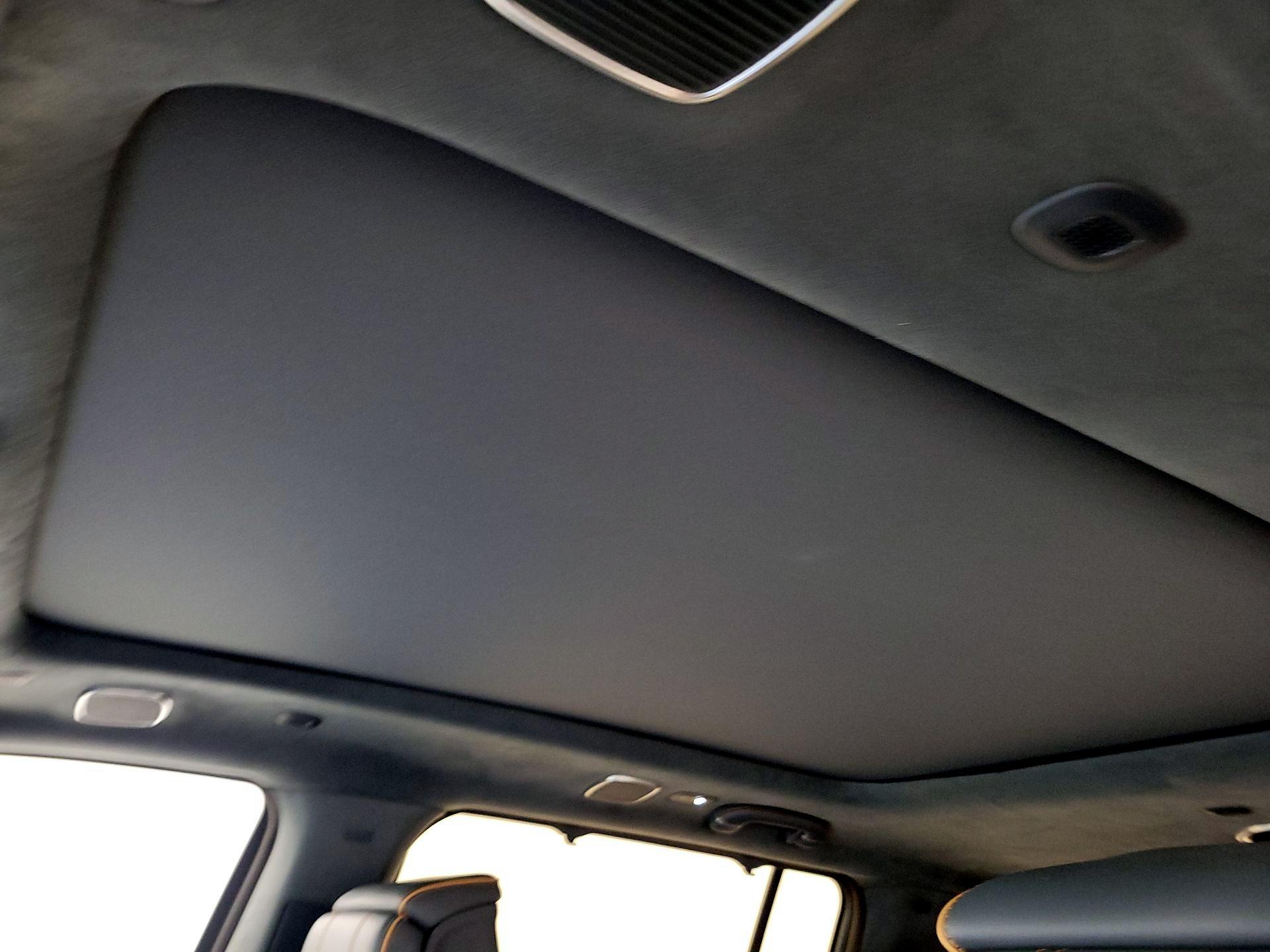 Thumbnail: 2022 Jeep Grand Wagoneer - 20