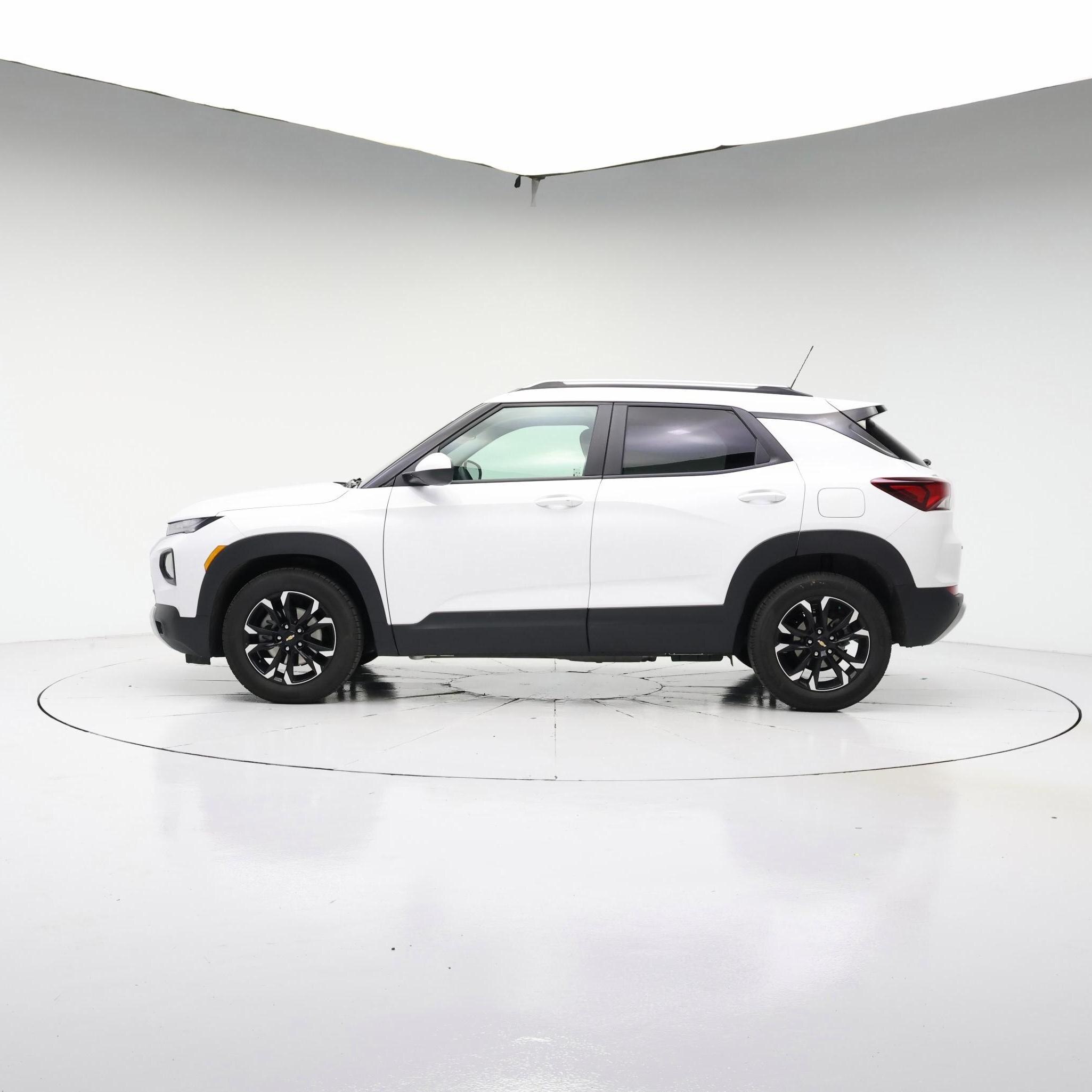 Thumbnail: 2023 Chevrolet TrailBlazer - 3