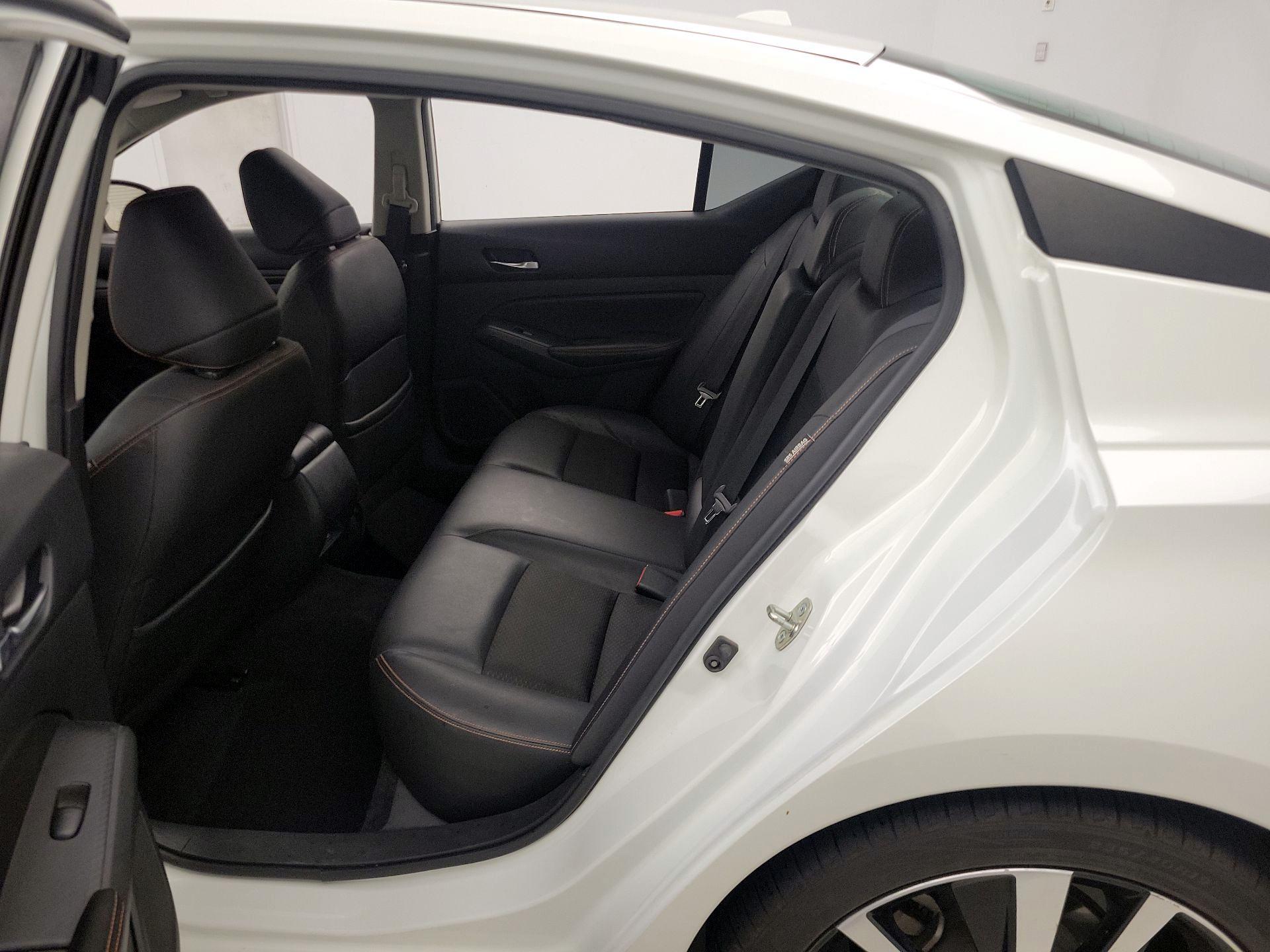 Thumbnail: 2019 Nissan Altima - 19