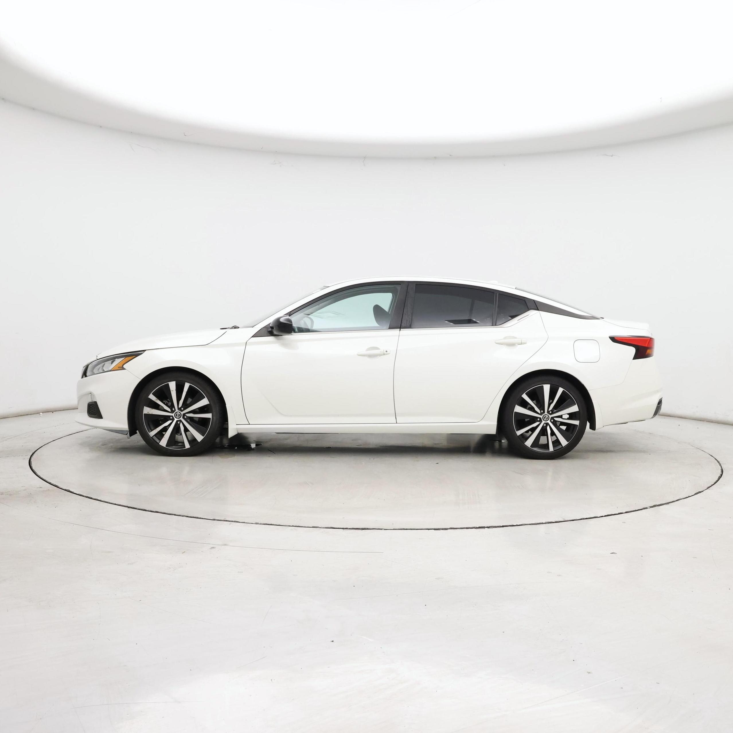 Thumbnail: 2019 Nissan Altima - 3