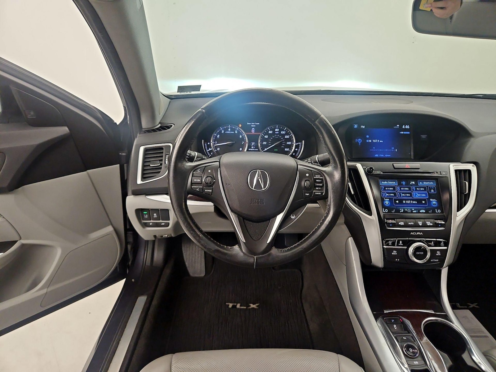 2017 Acura TLX Technology Package - Photo 11