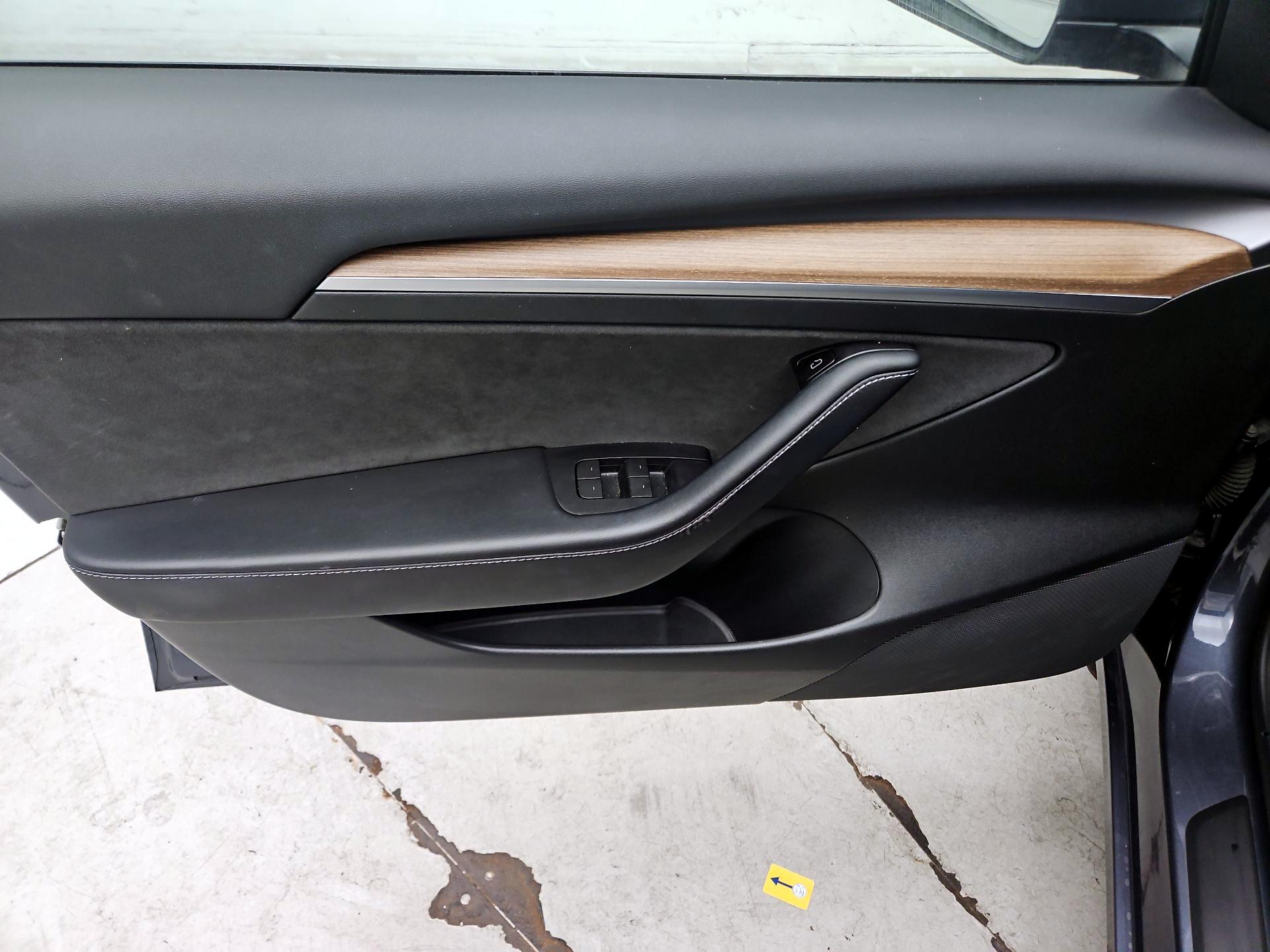Thumbnail: 2022 Tesla Model 3 - 12