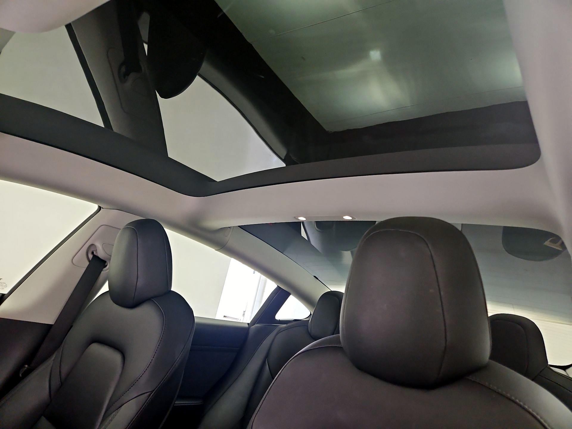 Thumbnail: 2022 Tesla Model 3 - 18