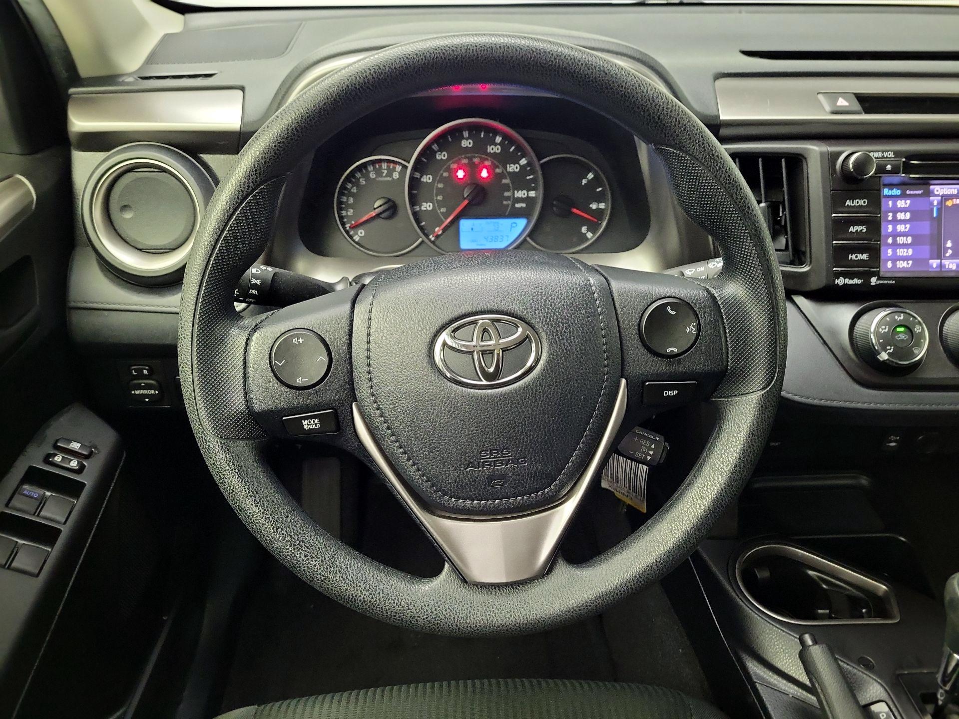 Thumbnail: 2016 Toyota RAV4 - 10