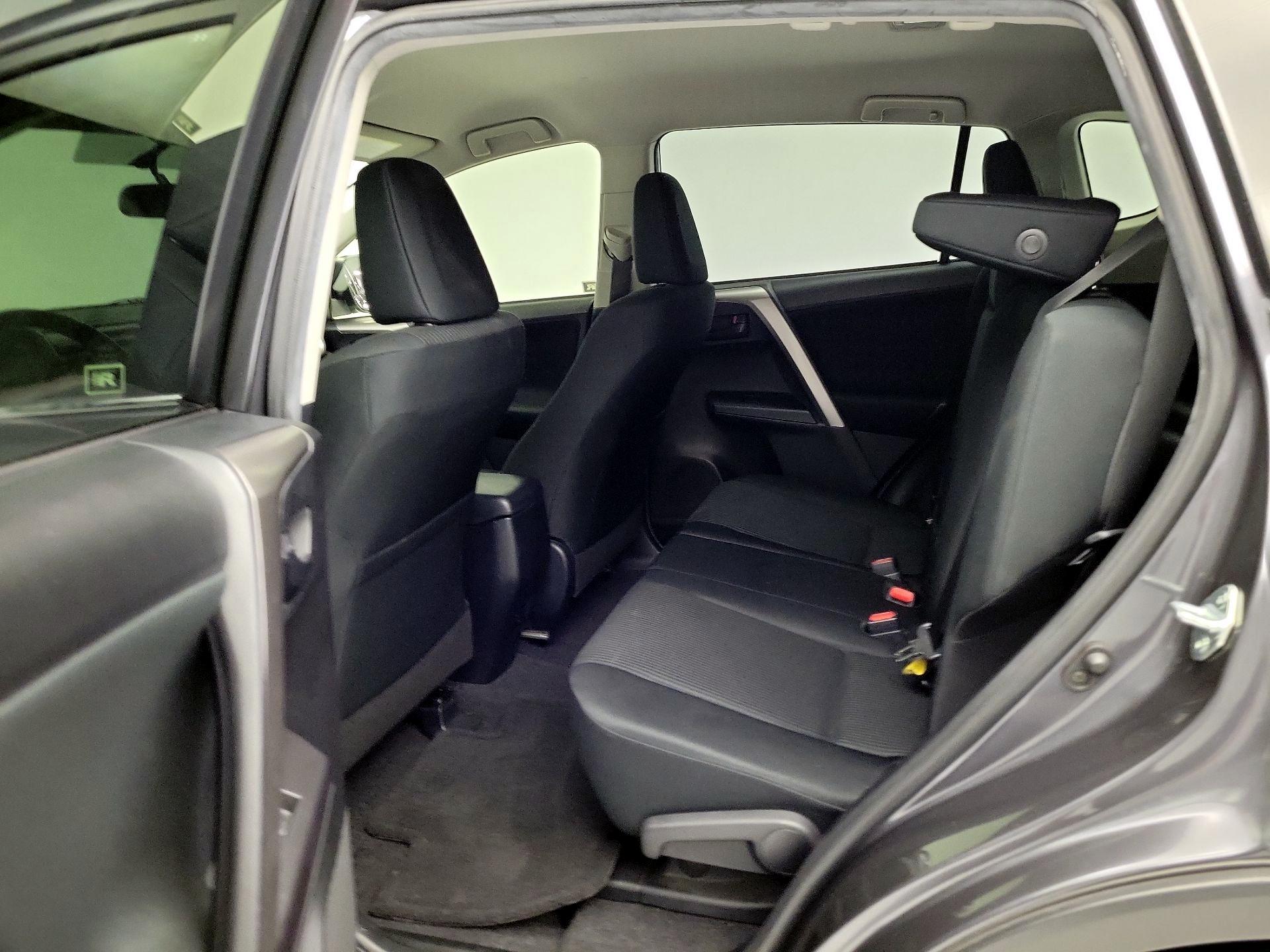 Thumbnail: 2016 Toyota RAV4 - 19