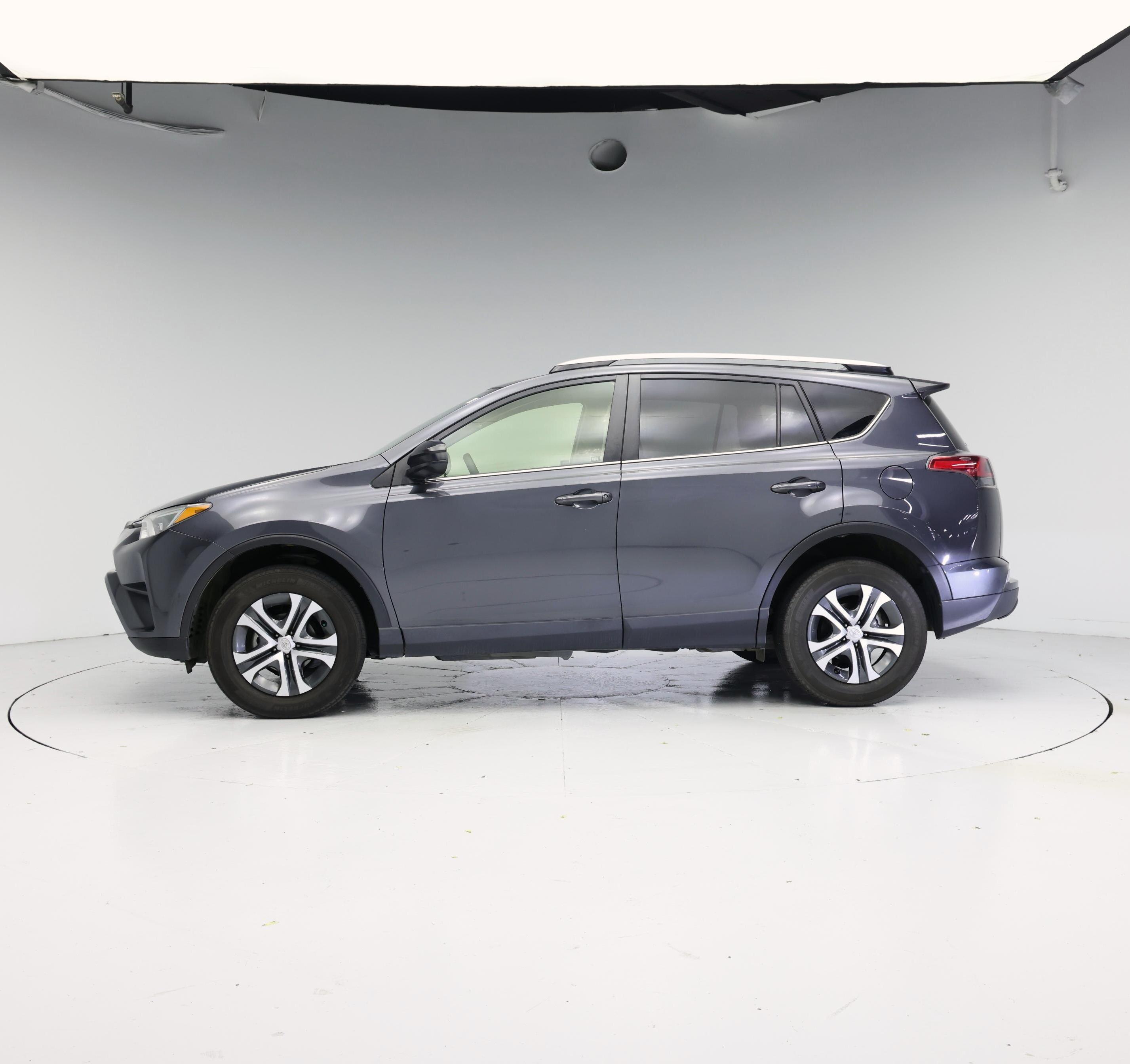 Thumbnail: 2016 Toyota RAV4 - 3