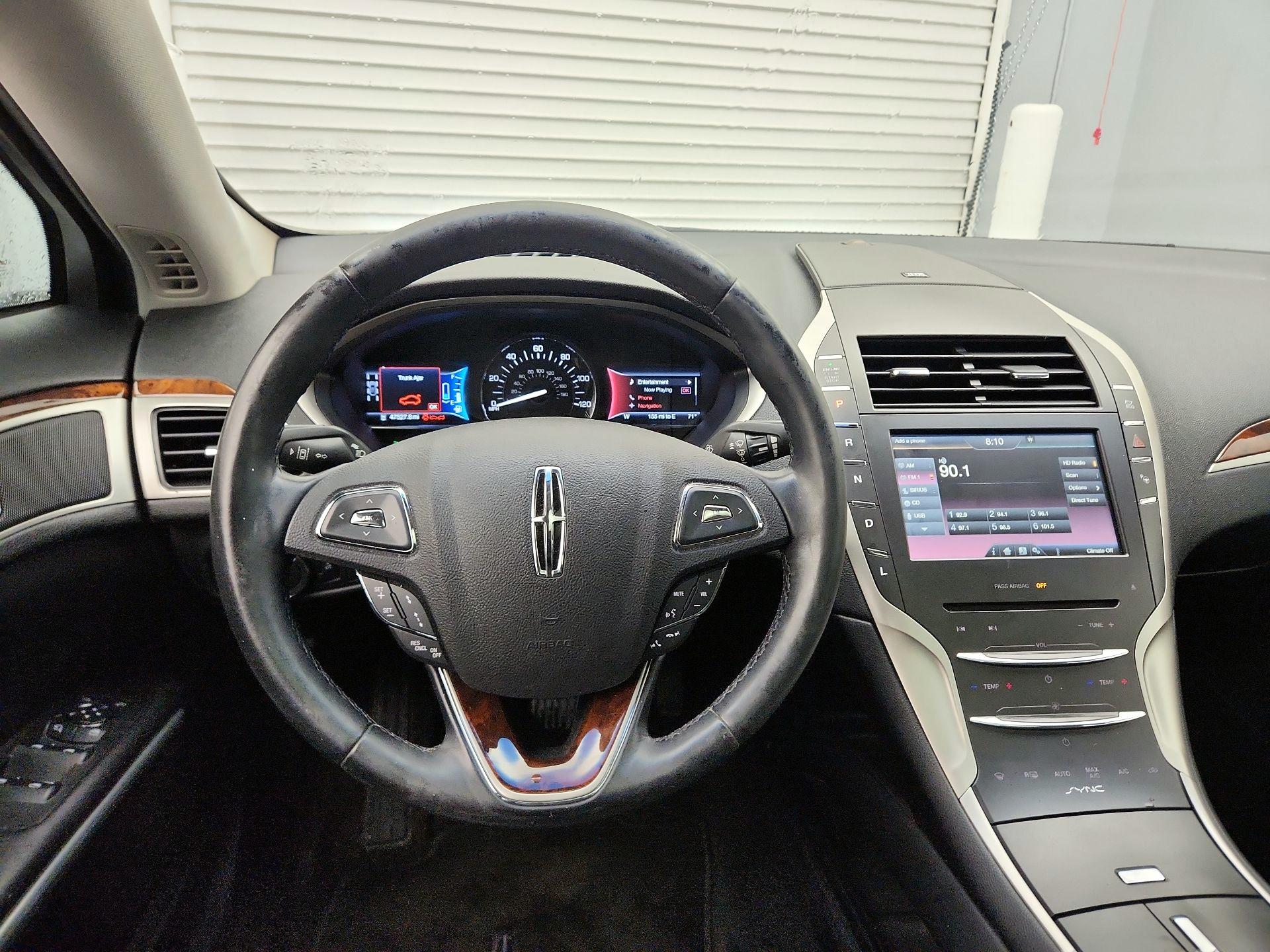 Thumbnail: 2016 Lincoln MKZ - 10