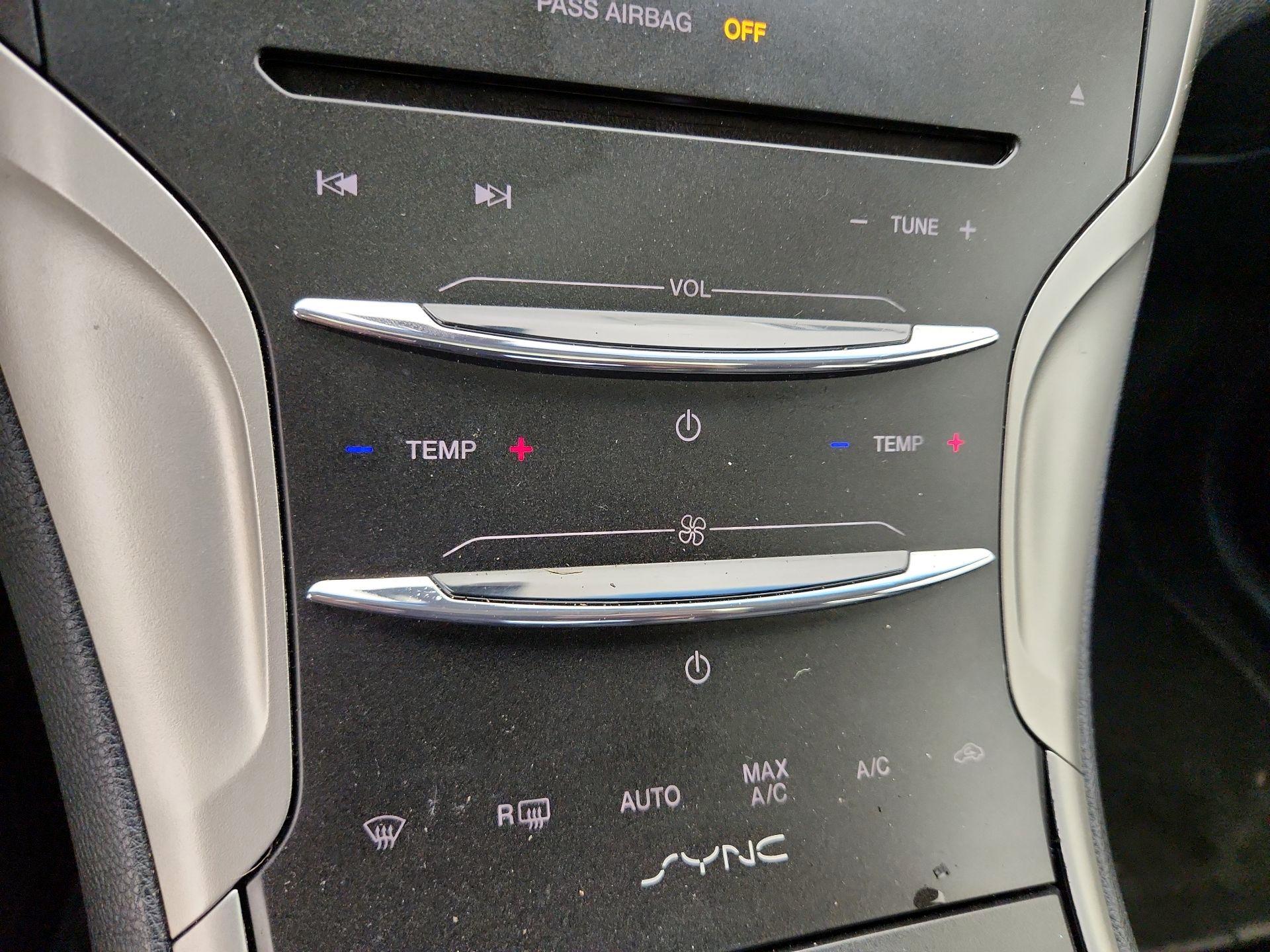 Thumbnail: 2016 Lincoln MKZ - 16