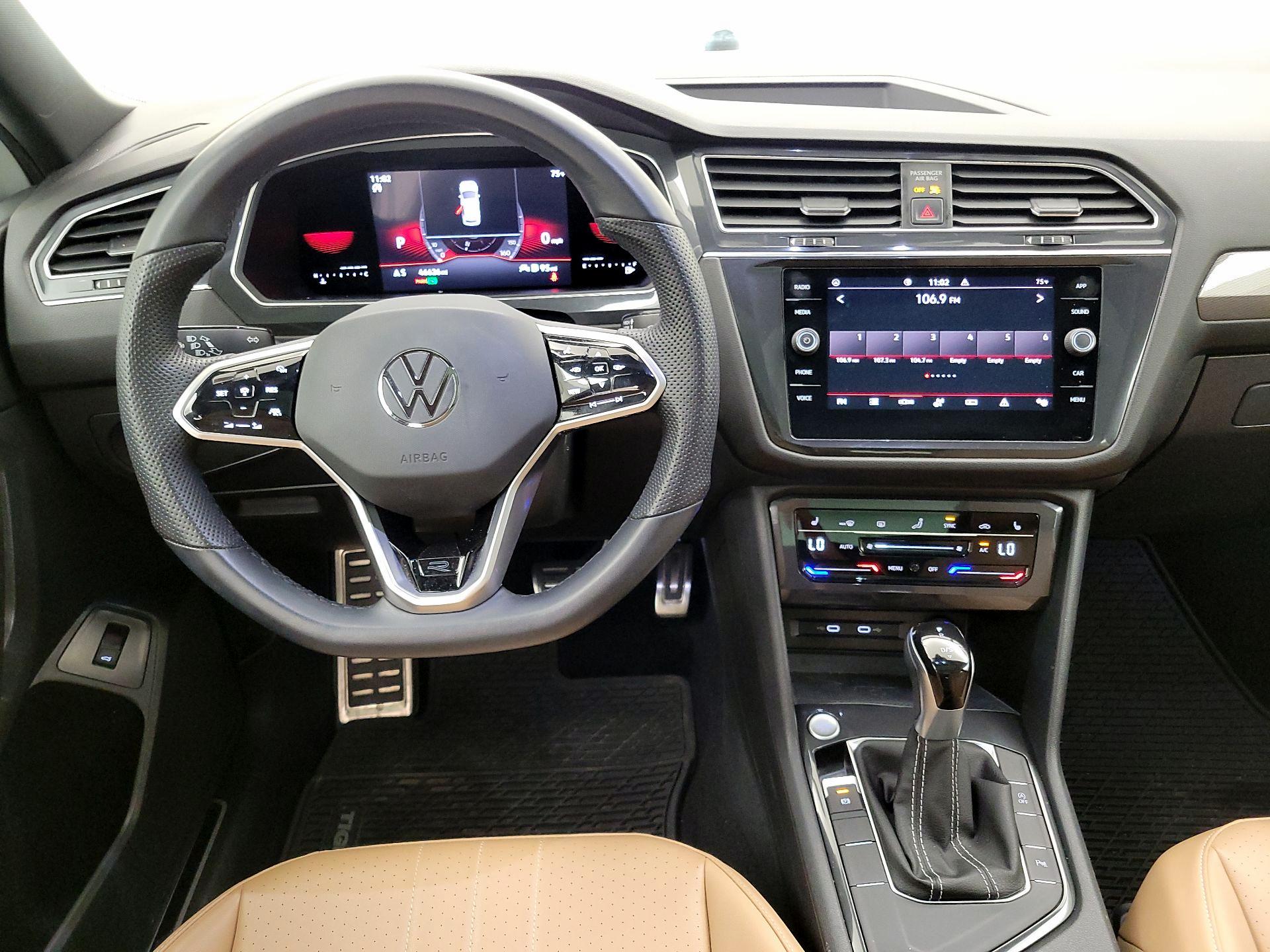 Thumbnail: 2022 Volkswagen Tiguan - 10