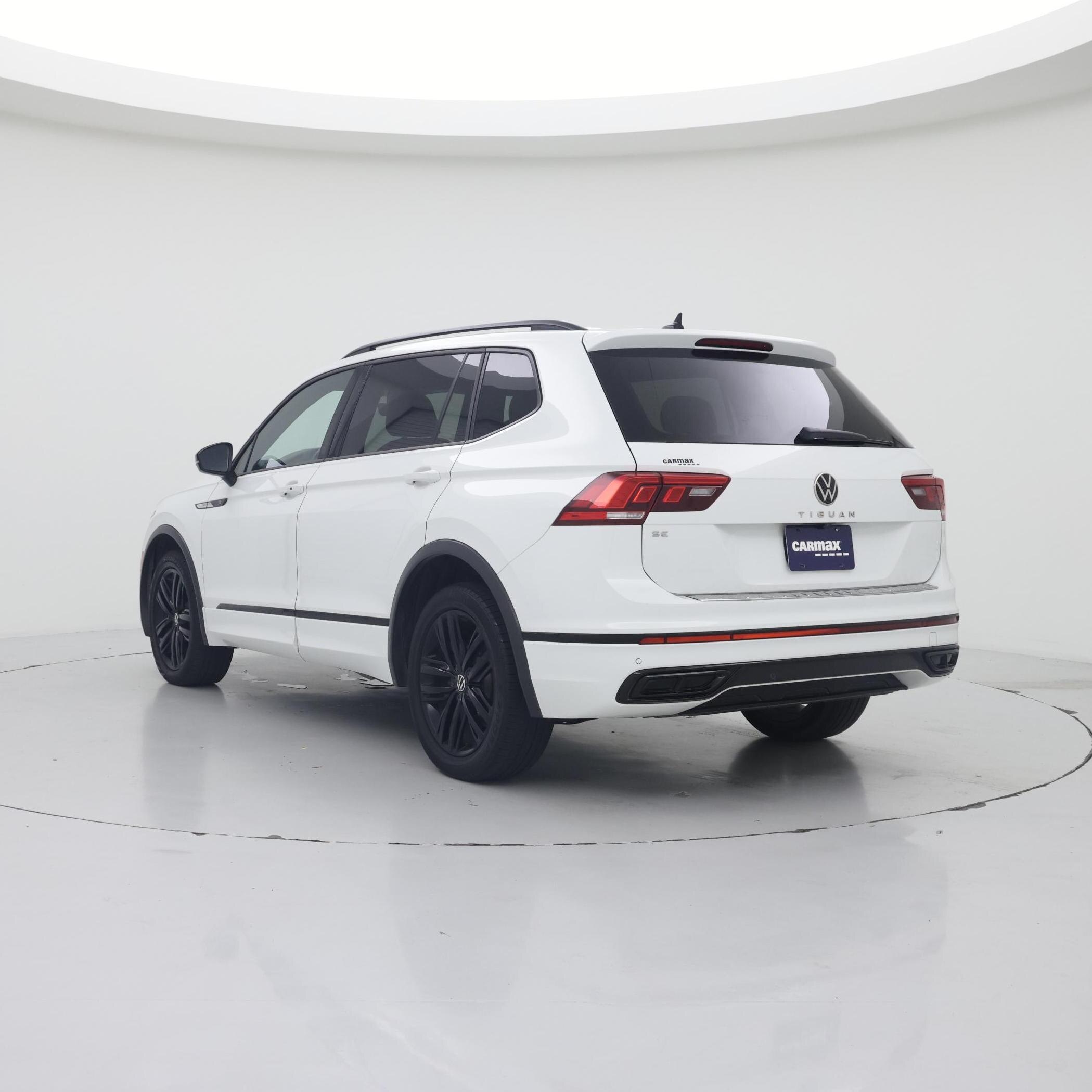Thumbnail: 2022 Volkswagen Tiguan - 2