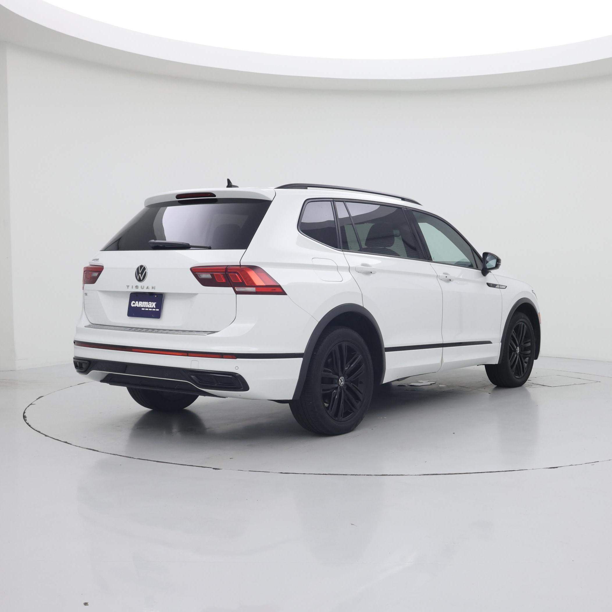 Thumbnail: 2022 Volkswagen Tiguan - 8