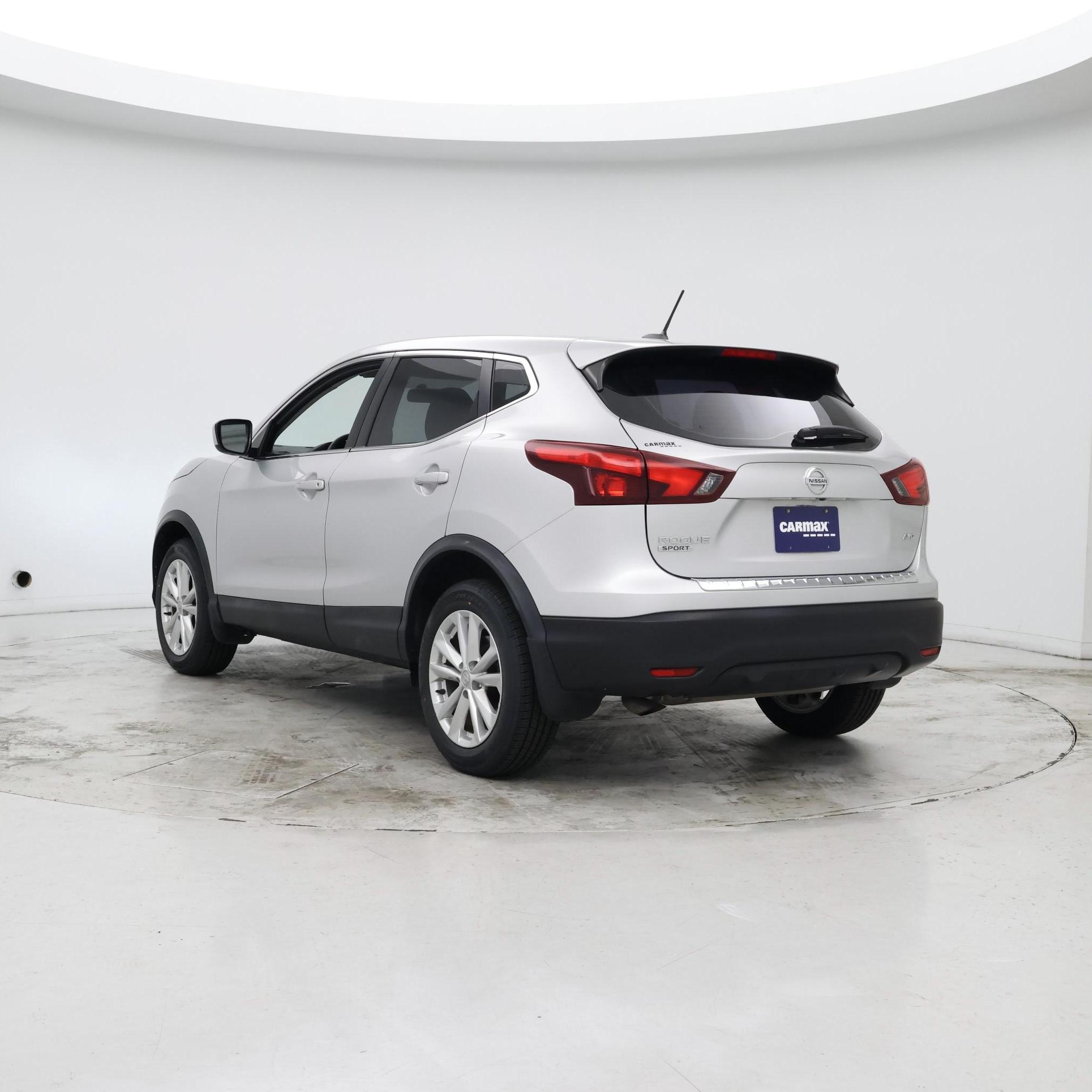 Thumbnail: 2017 Nissan Rogue Sport - 2