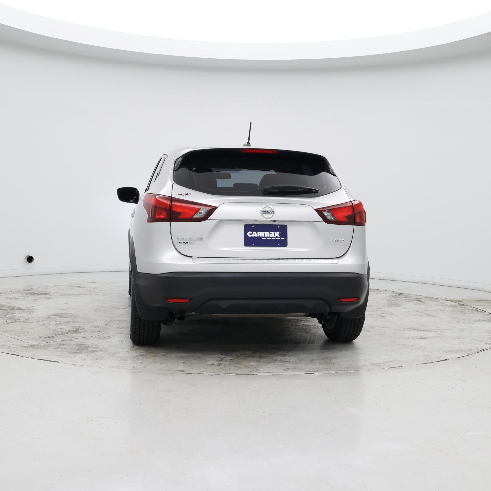 Thumbnail: 2017 Nissan Rogue Sport - 6