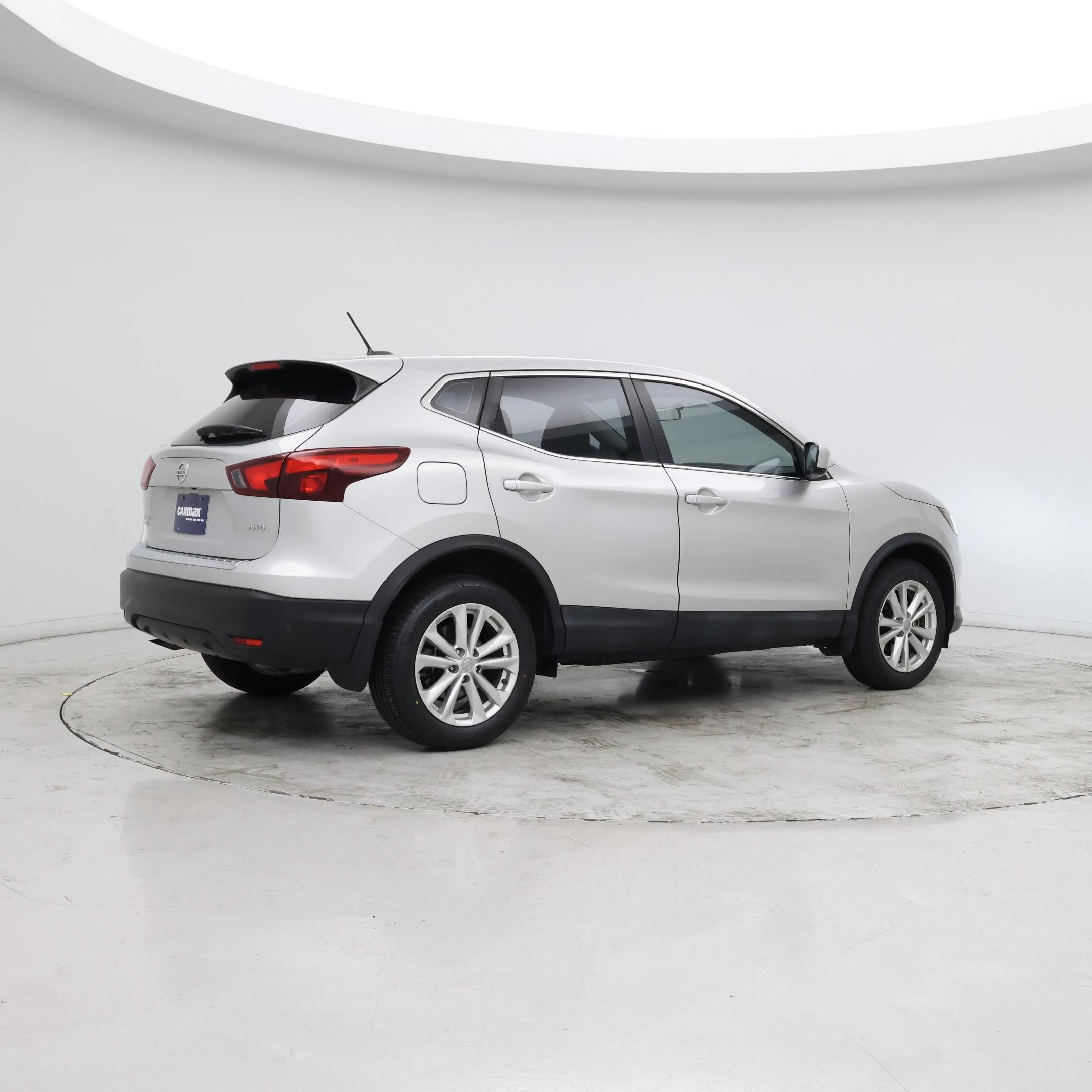 Thumbnail: 2017 Nissan Rogue Sport - 7