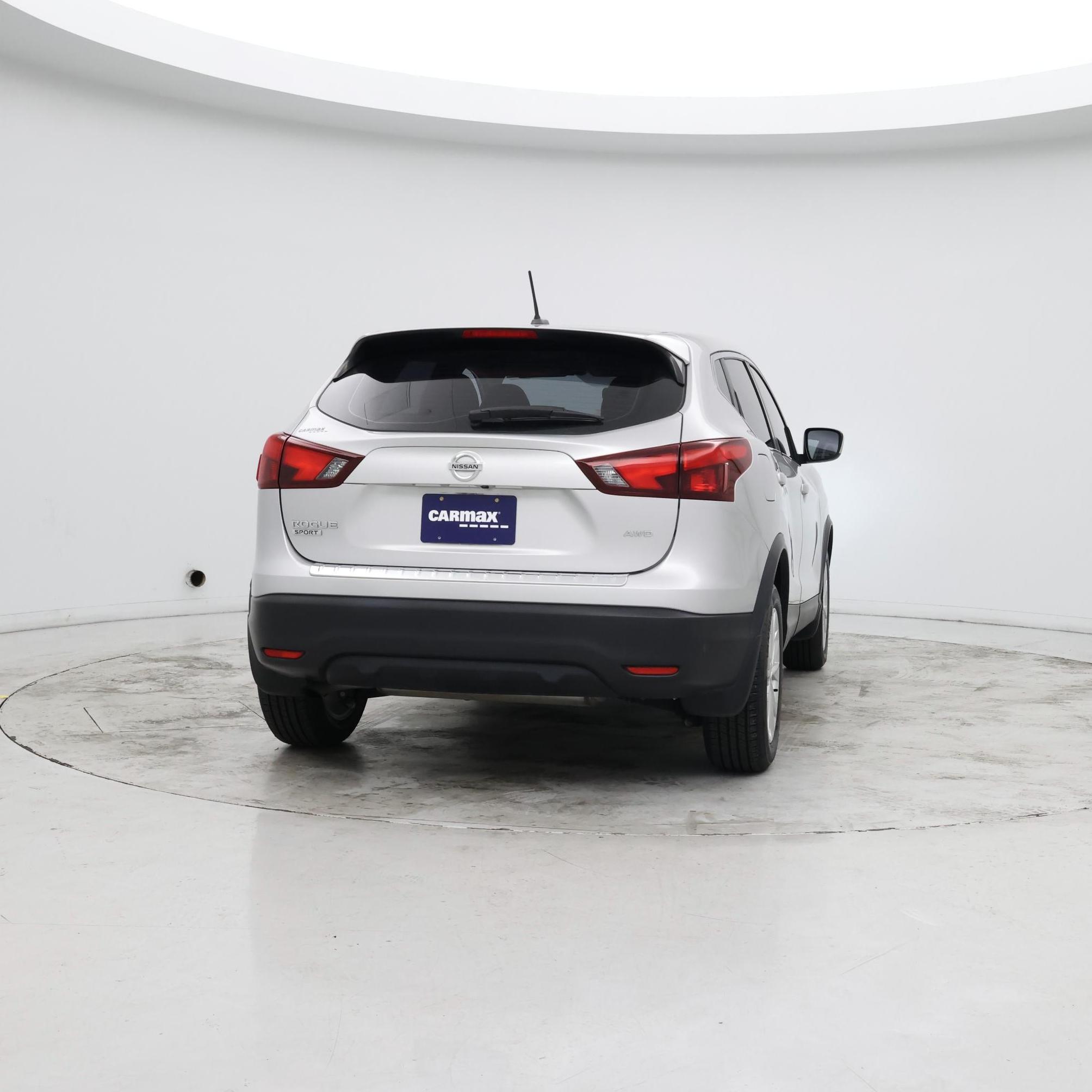 Thumbnail: 2017 Nissan Rogue Sport - 8