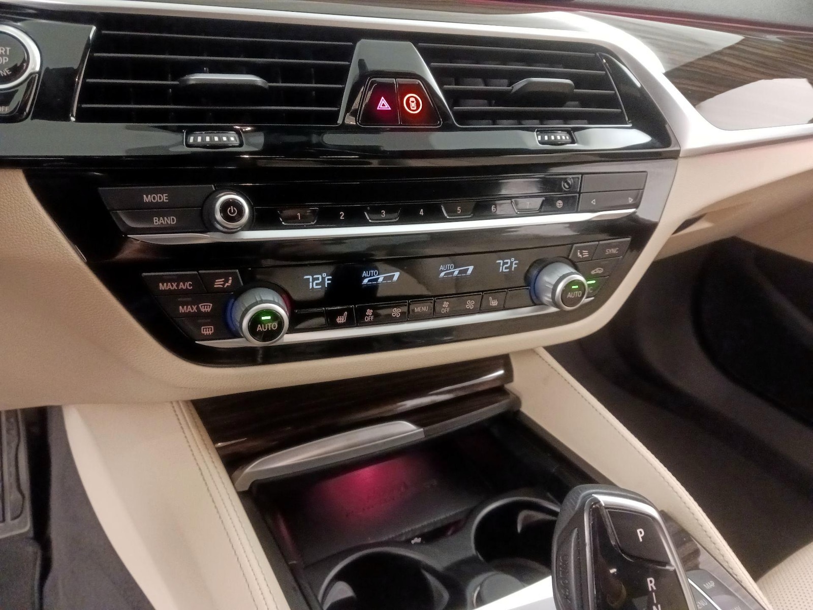 2022 BMW 5 Series 530i - Photo 18