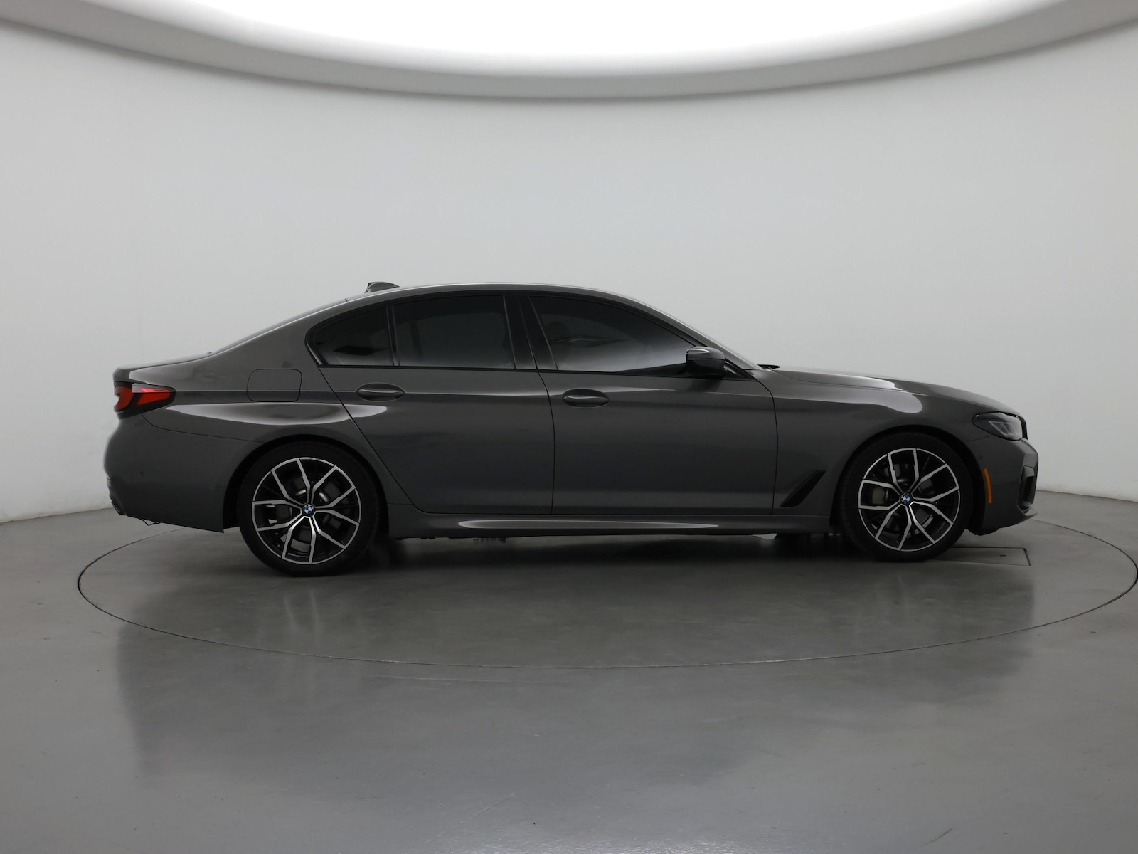 2022 BMW 5 Series 530i - Photo 8