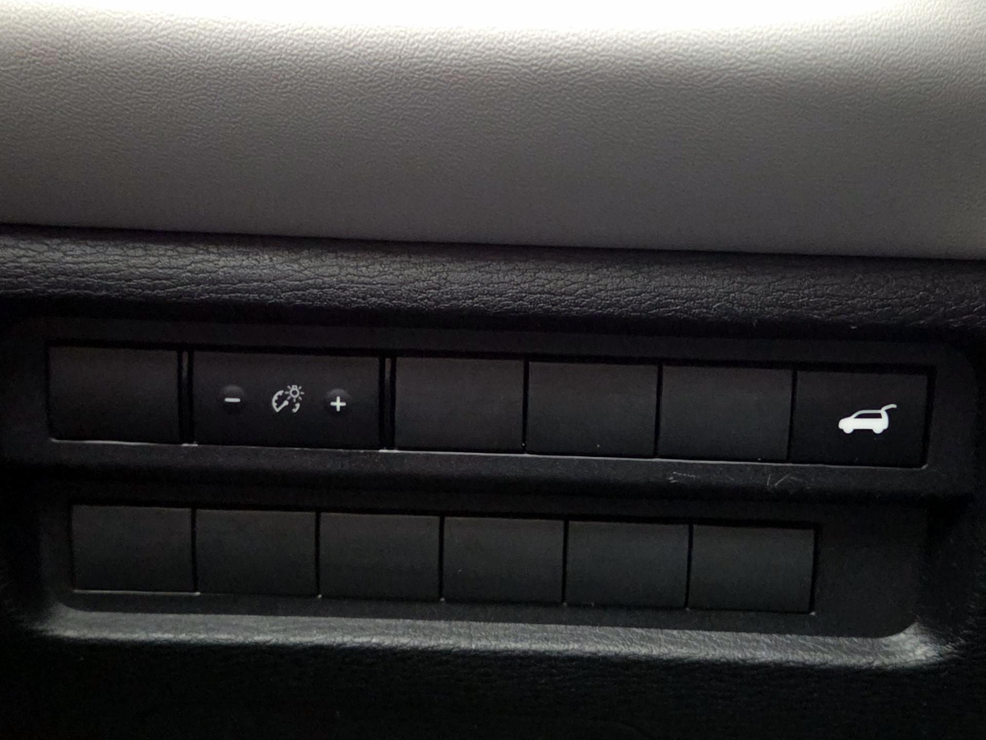 Thumbnail: 2024 Mitsubishi Outlander - 13