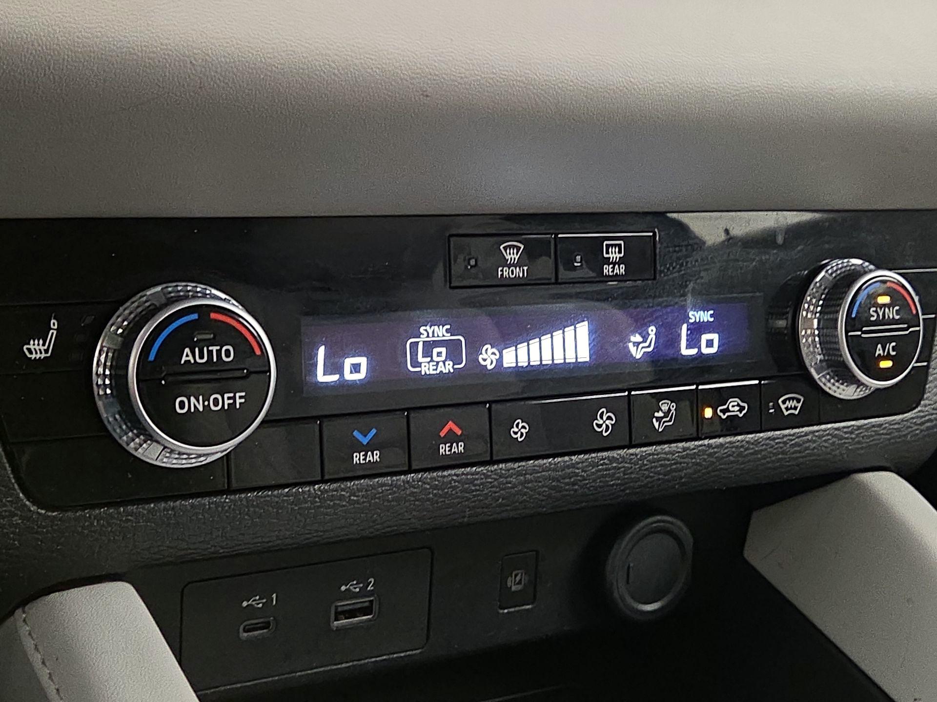 Thumbnail: 2024 Mitsubishi Outlander - 17