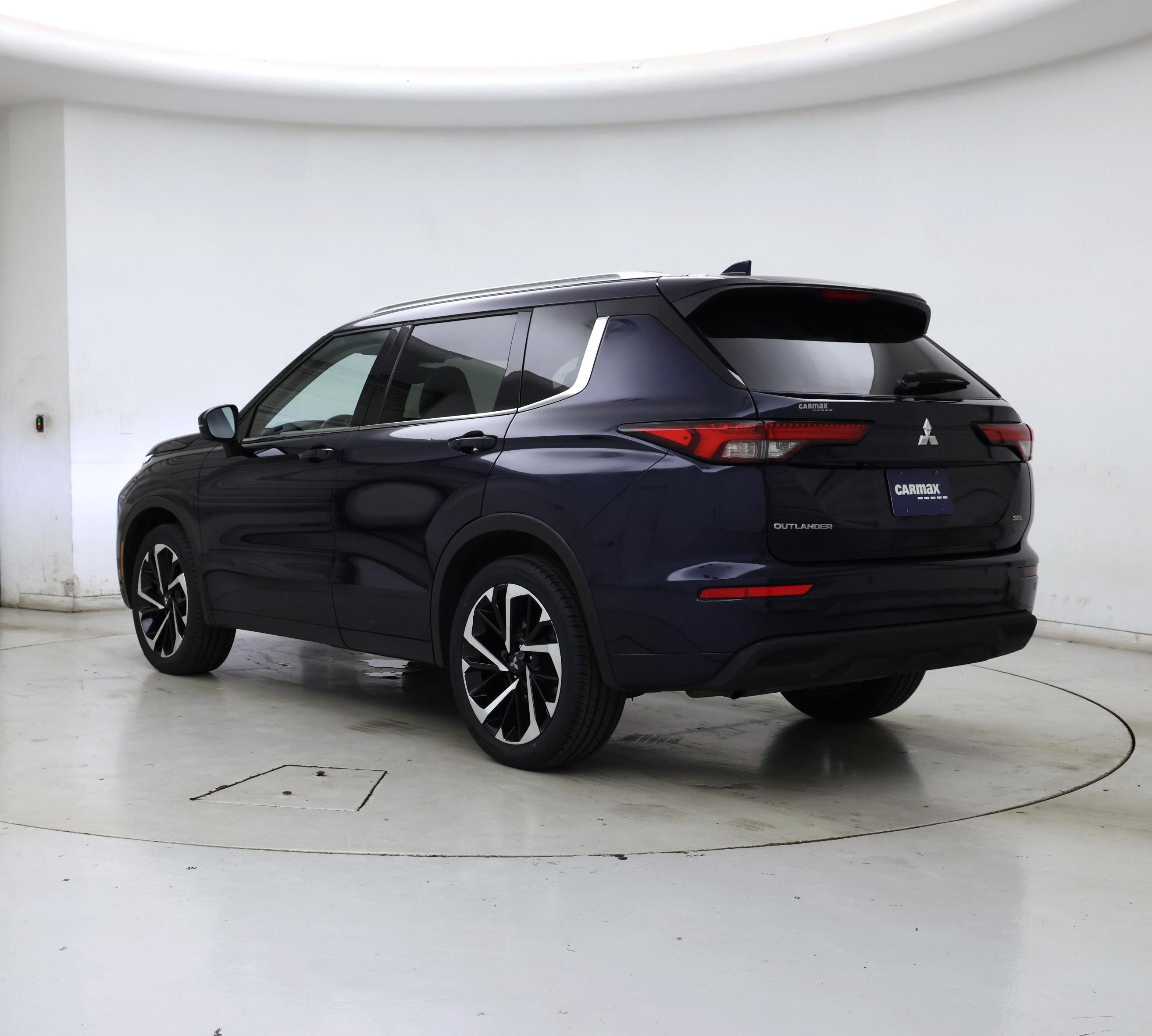 Thumbnail: 2024 Mitsubishi Outlander - 2
