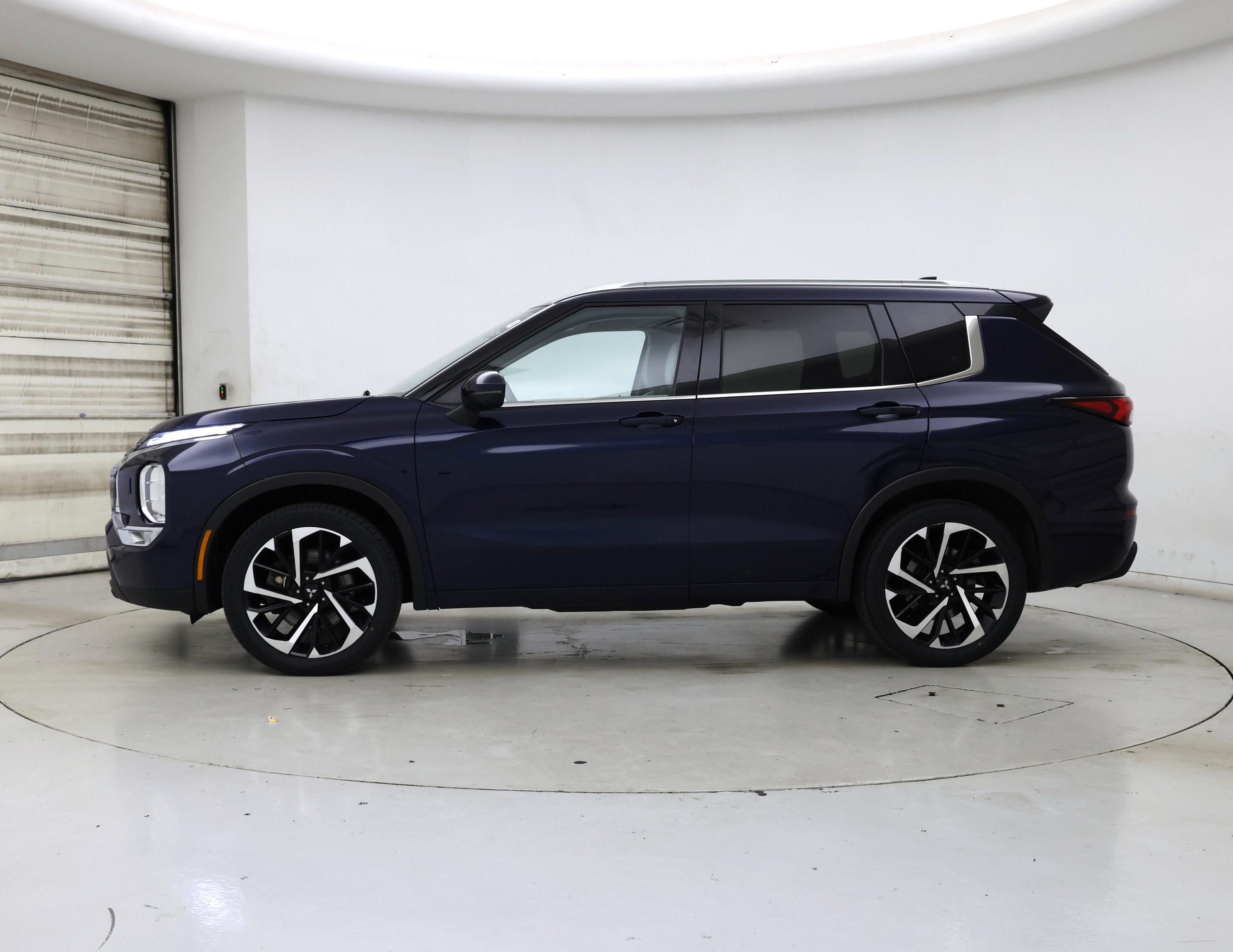Thumbnail: 2024 Mitsubishi Outlander - 3