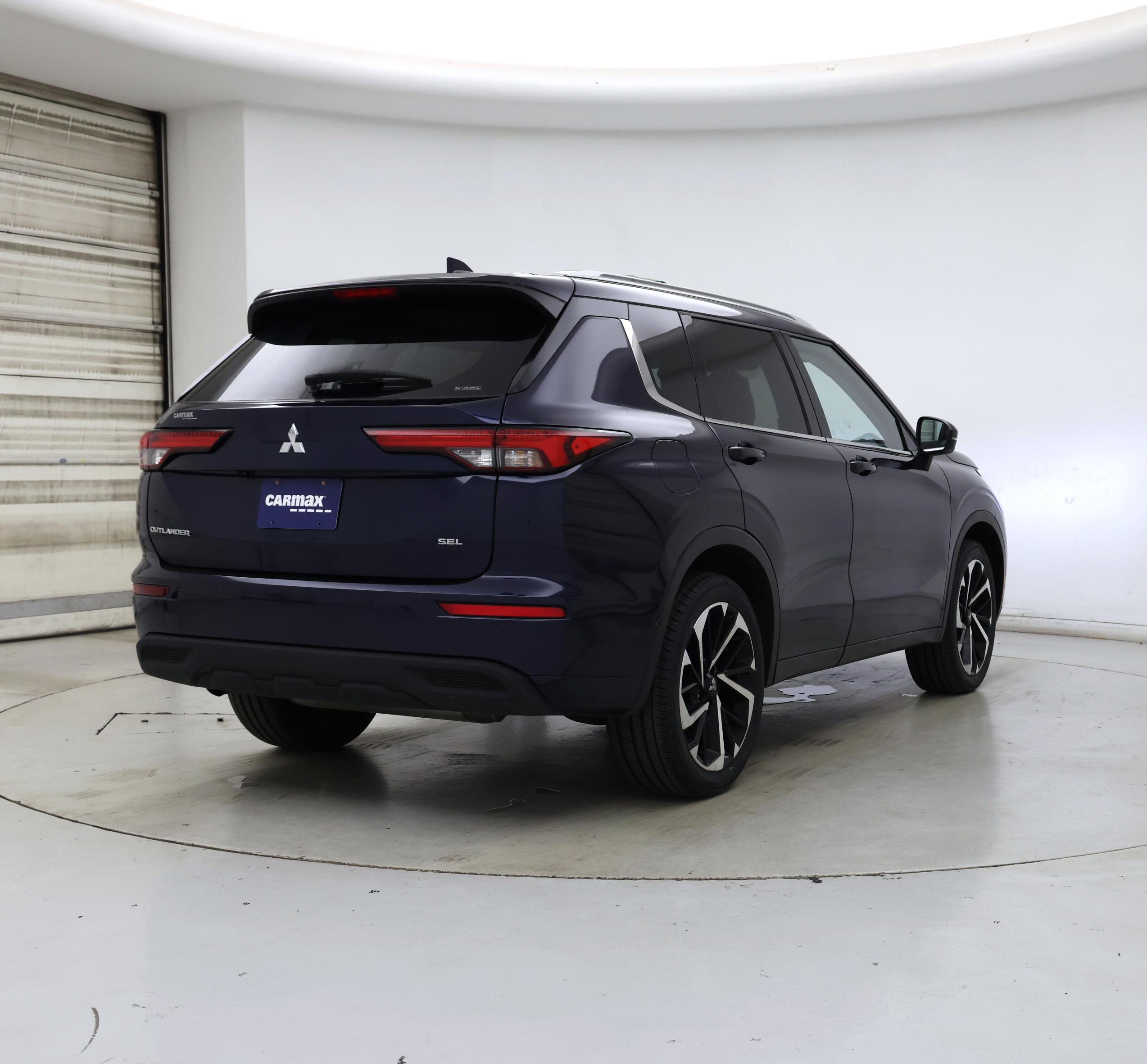 Thumbnail: 2024 Mitsubishi Outlander - 8