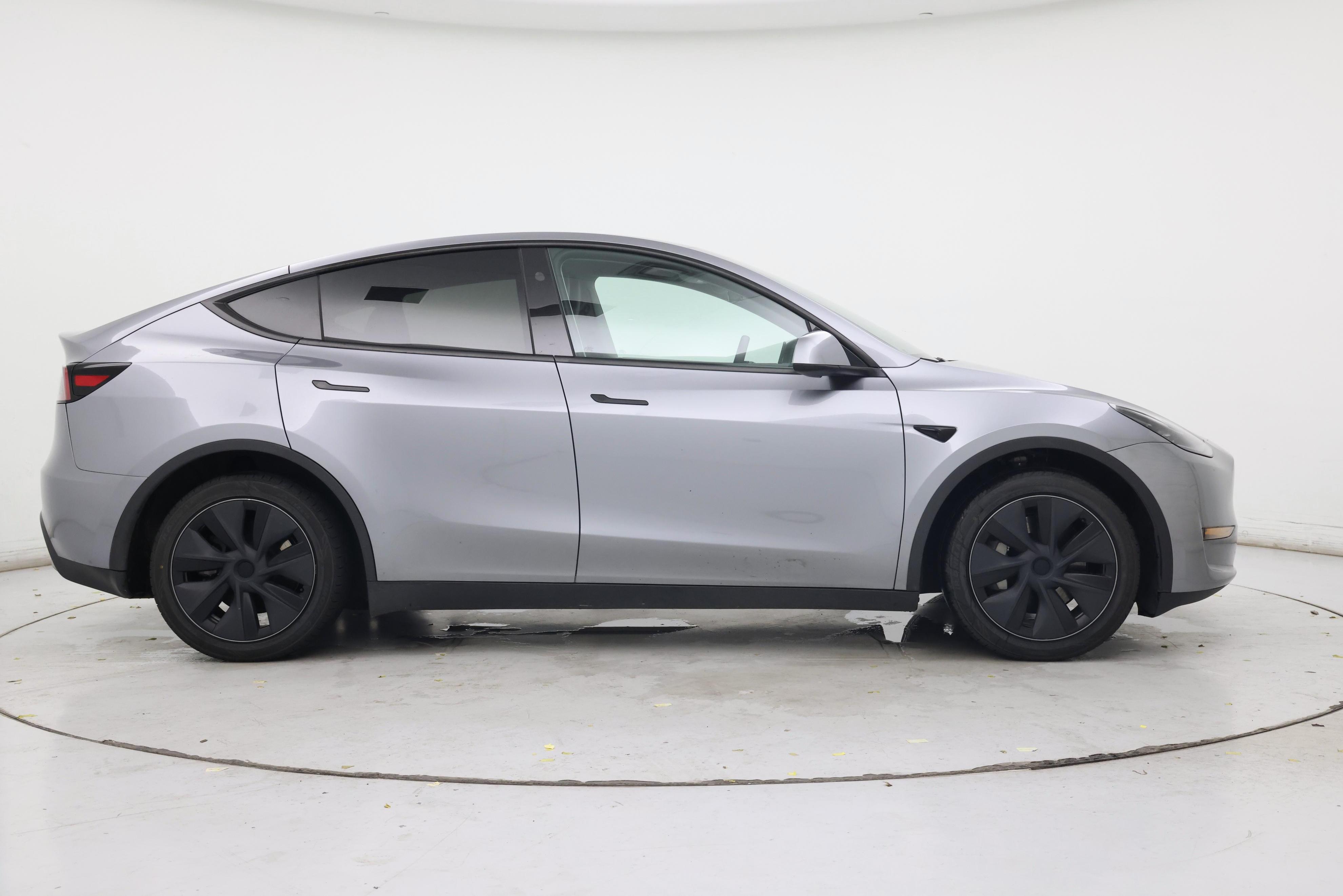 Thumbnail: 2024 Tesla Model Y - 7