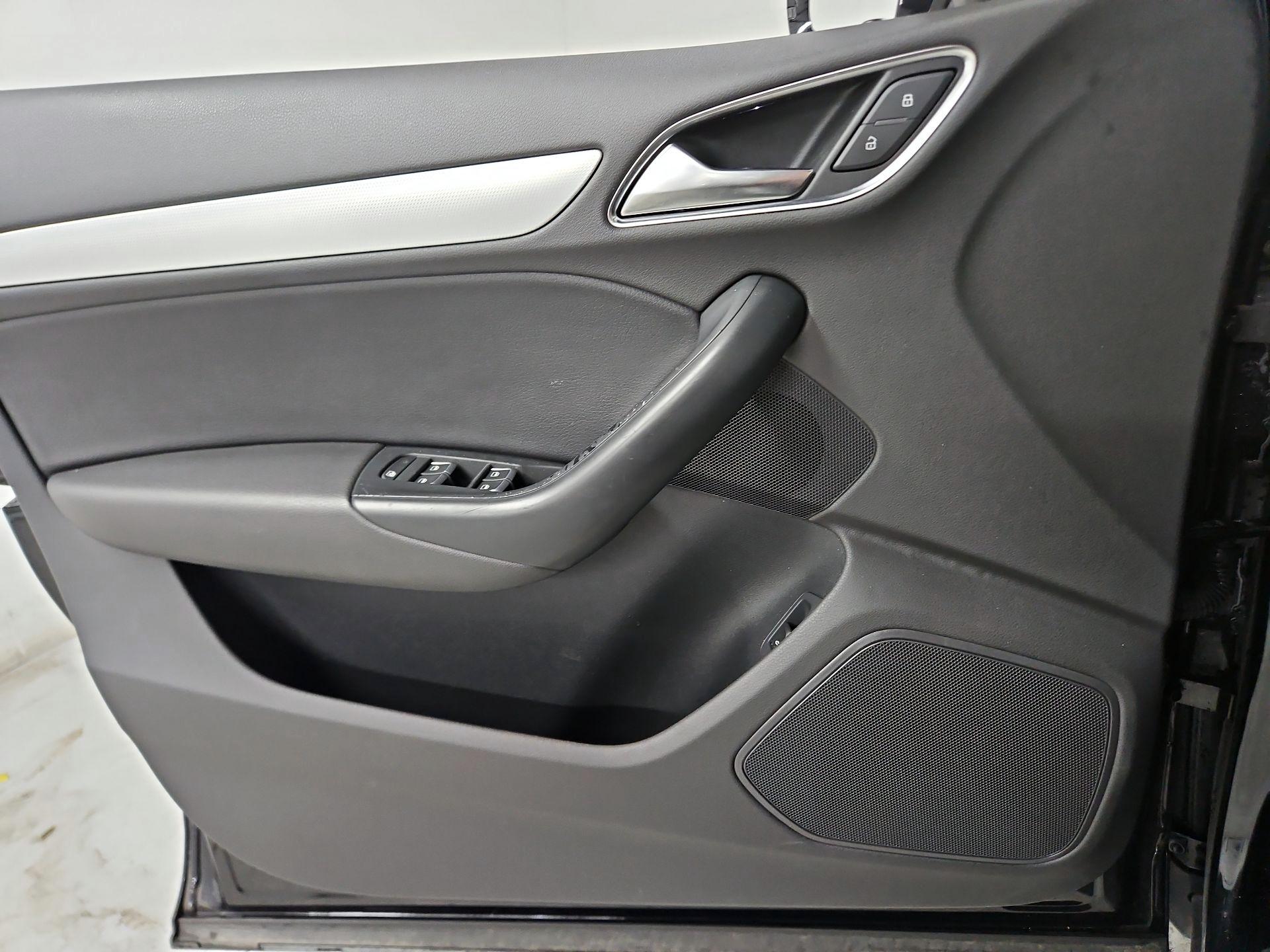 Thumbnail: 2015 Audi Q3 - 12