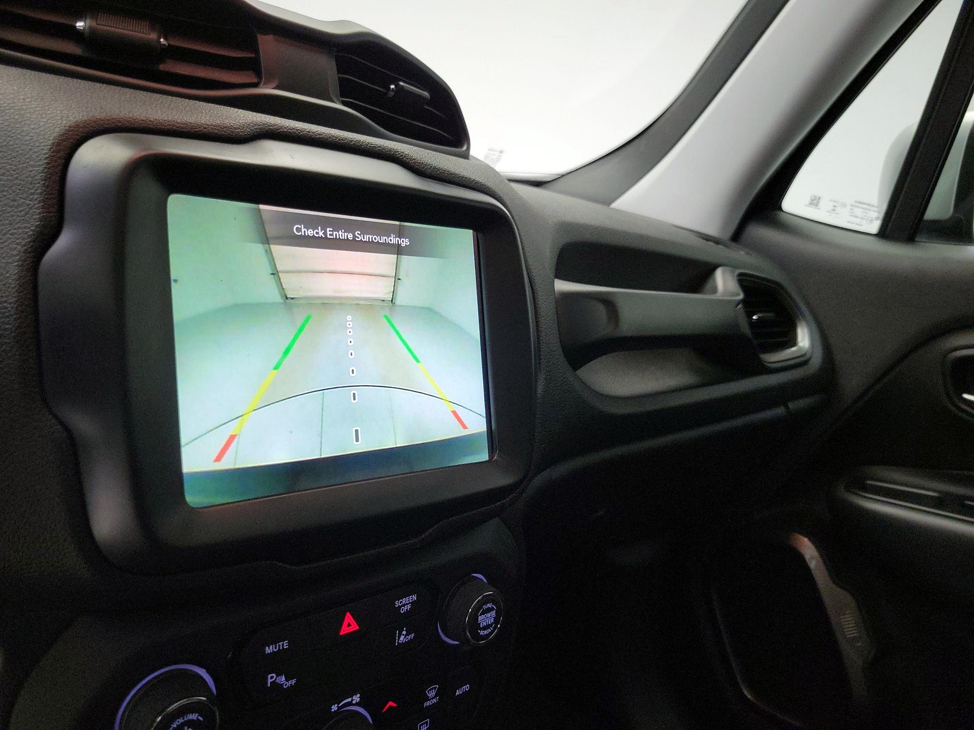 Thumbnail: 2018 Jeep Renegade - 15