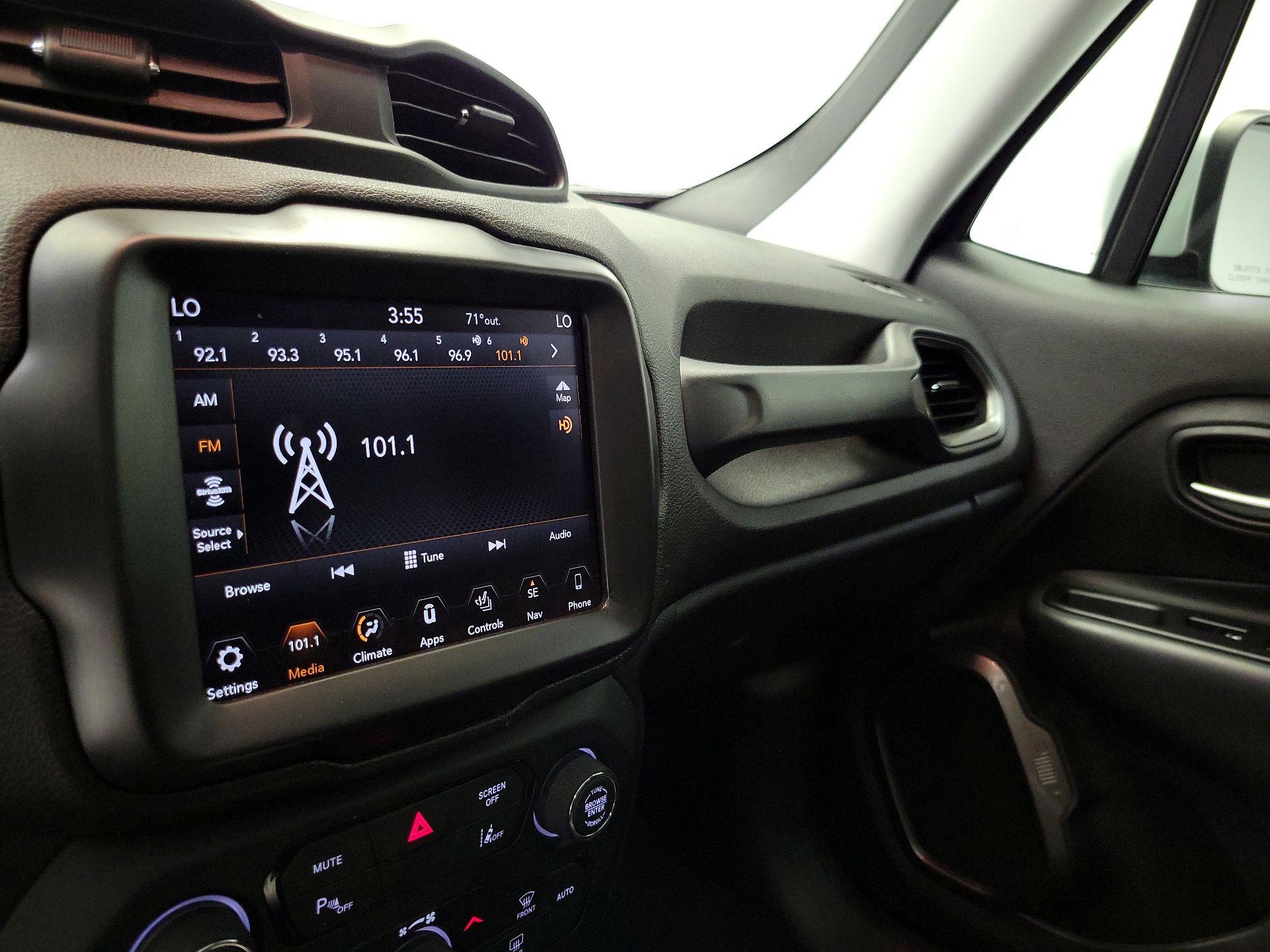 Thumbnail: 2018 Jeep Renegade - 16