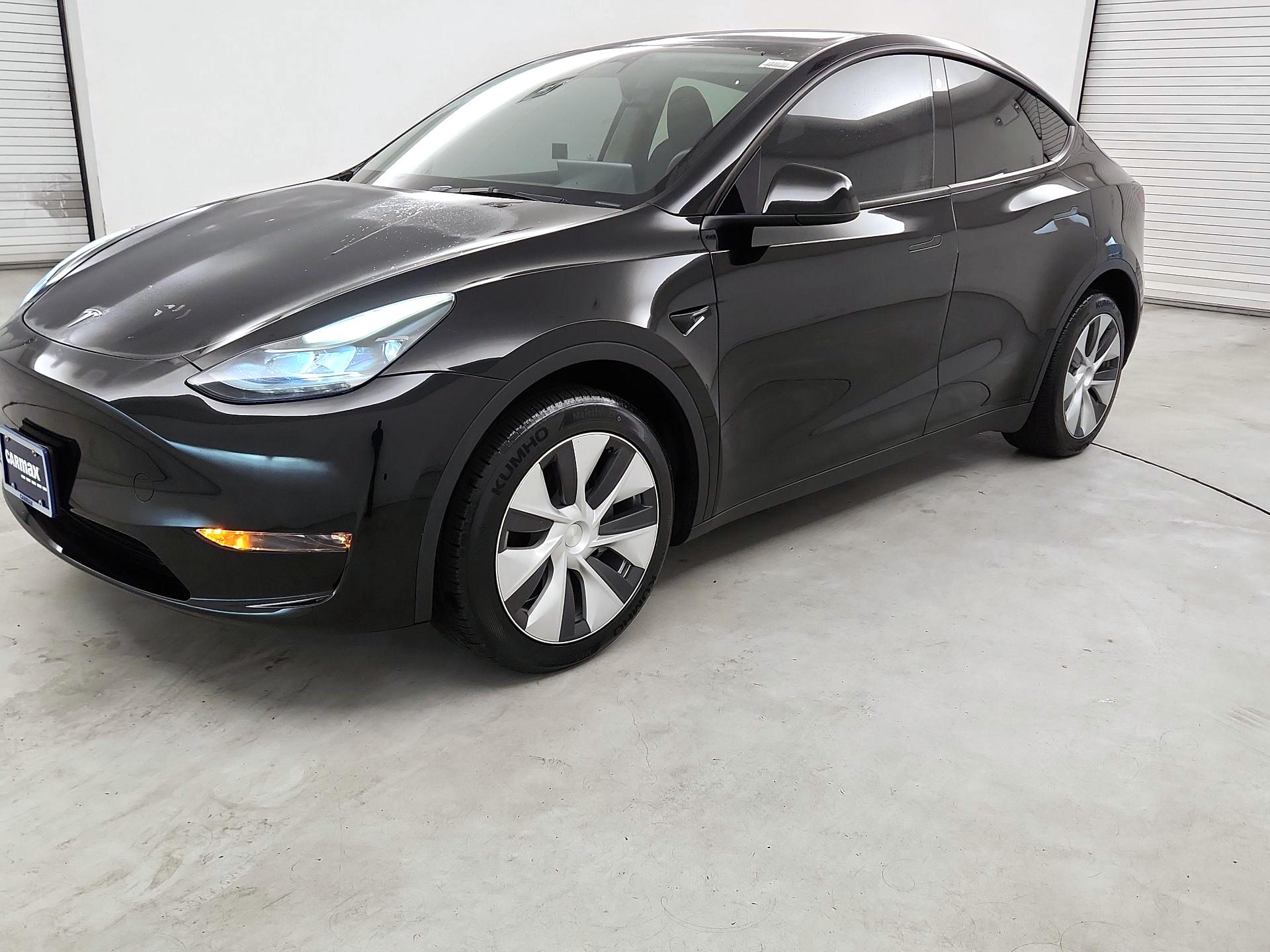 Thumbnail: 2023 Tesla Model Y - 3