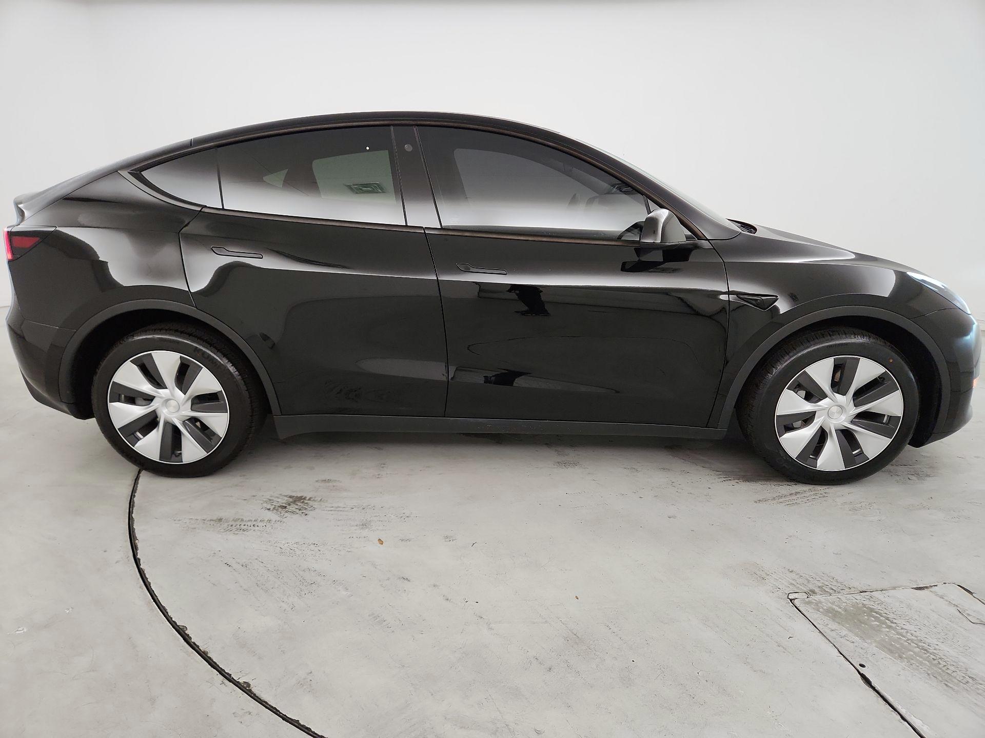 Thumbnail: 2023 Tesla Model Y - 4