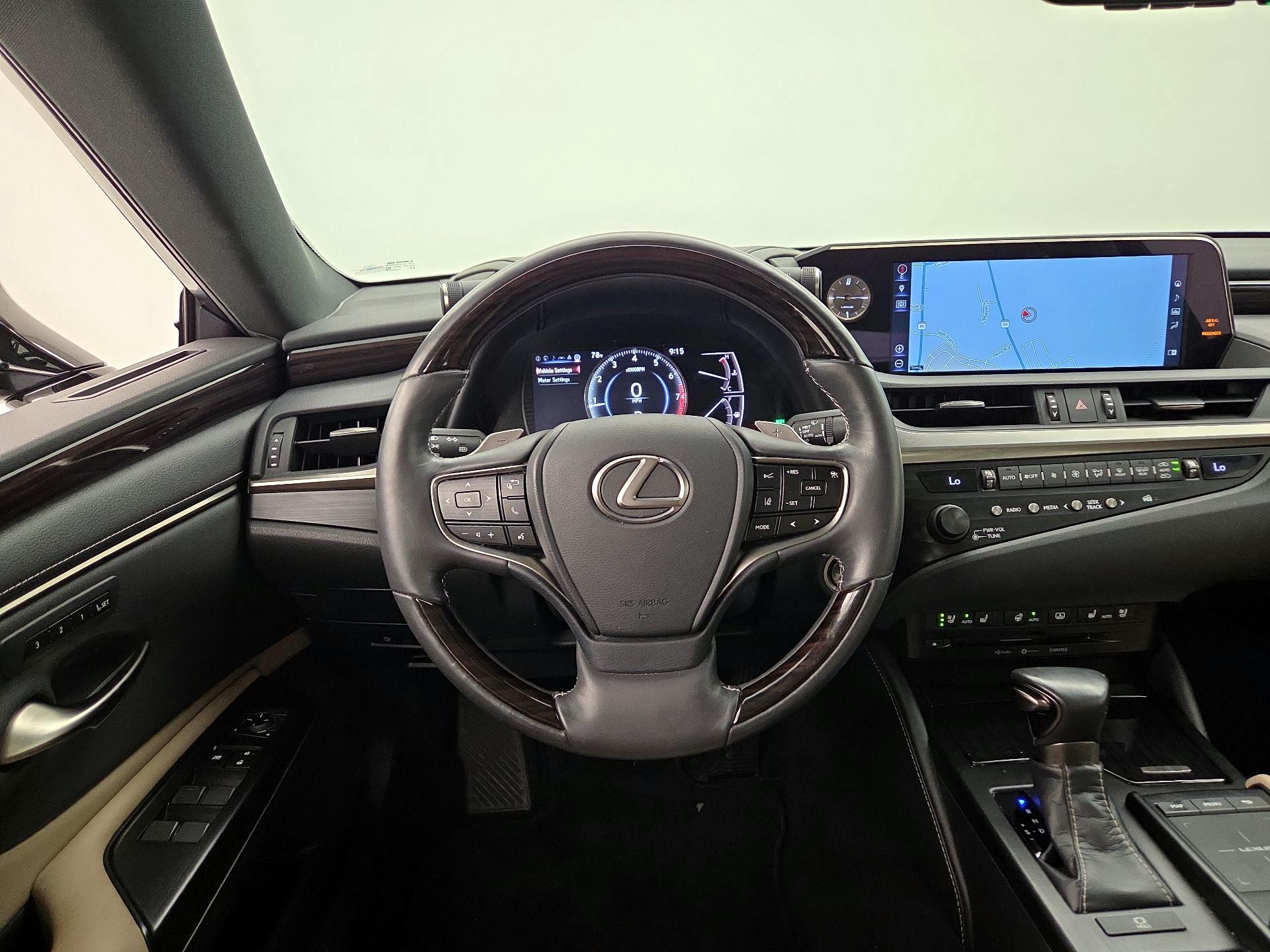 Thumbnail: 2019 Lexus ES - 10