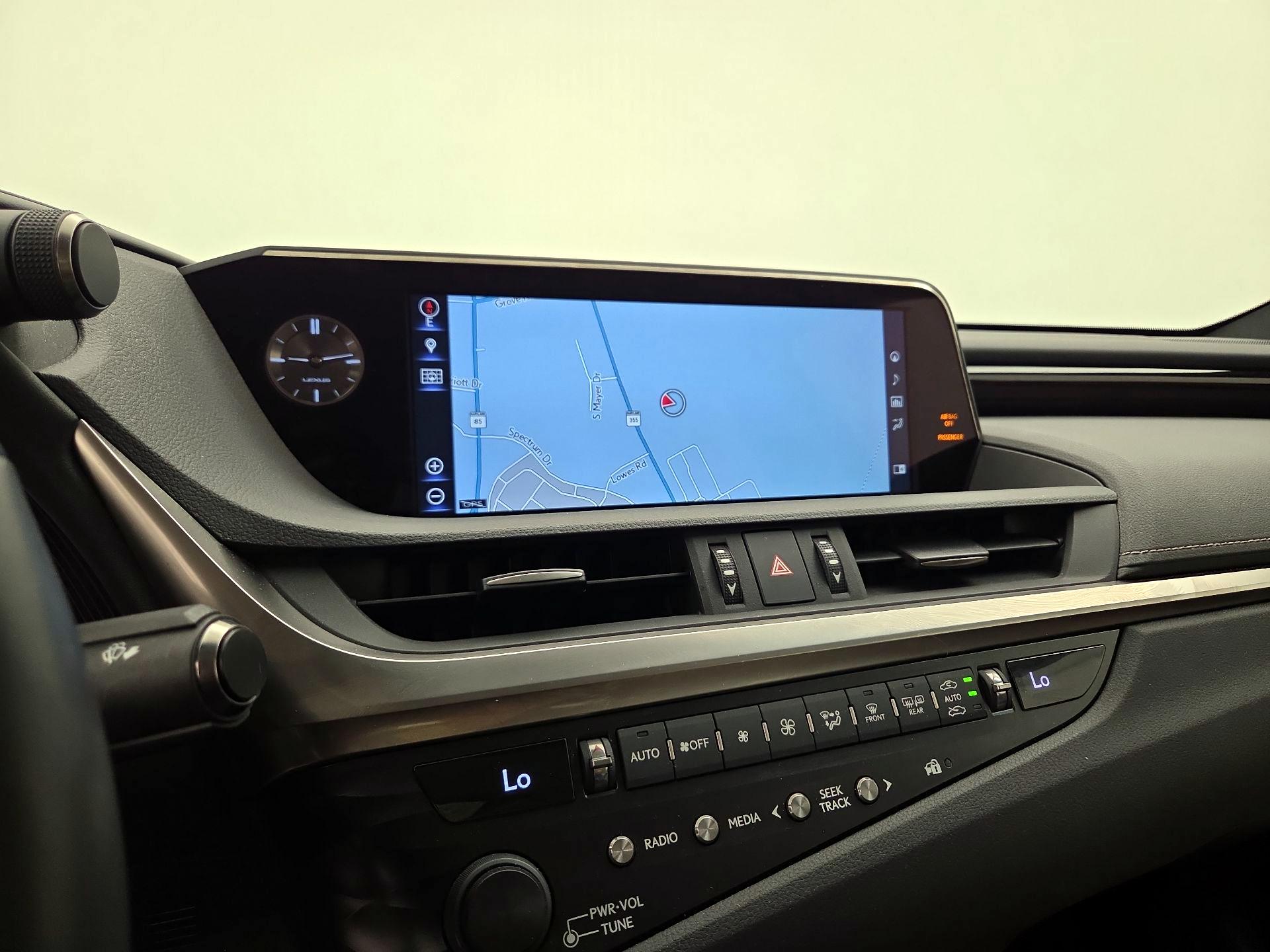 Thumbnail: 2019 Lexus ES - 14