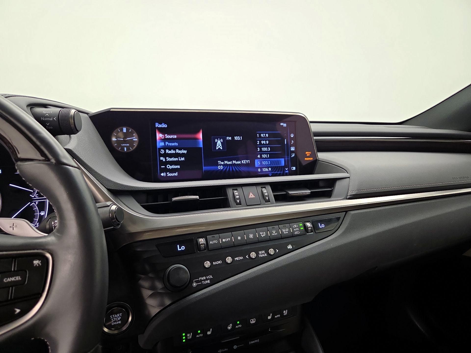 Thumbnail: 2019 Lexus ES - 16