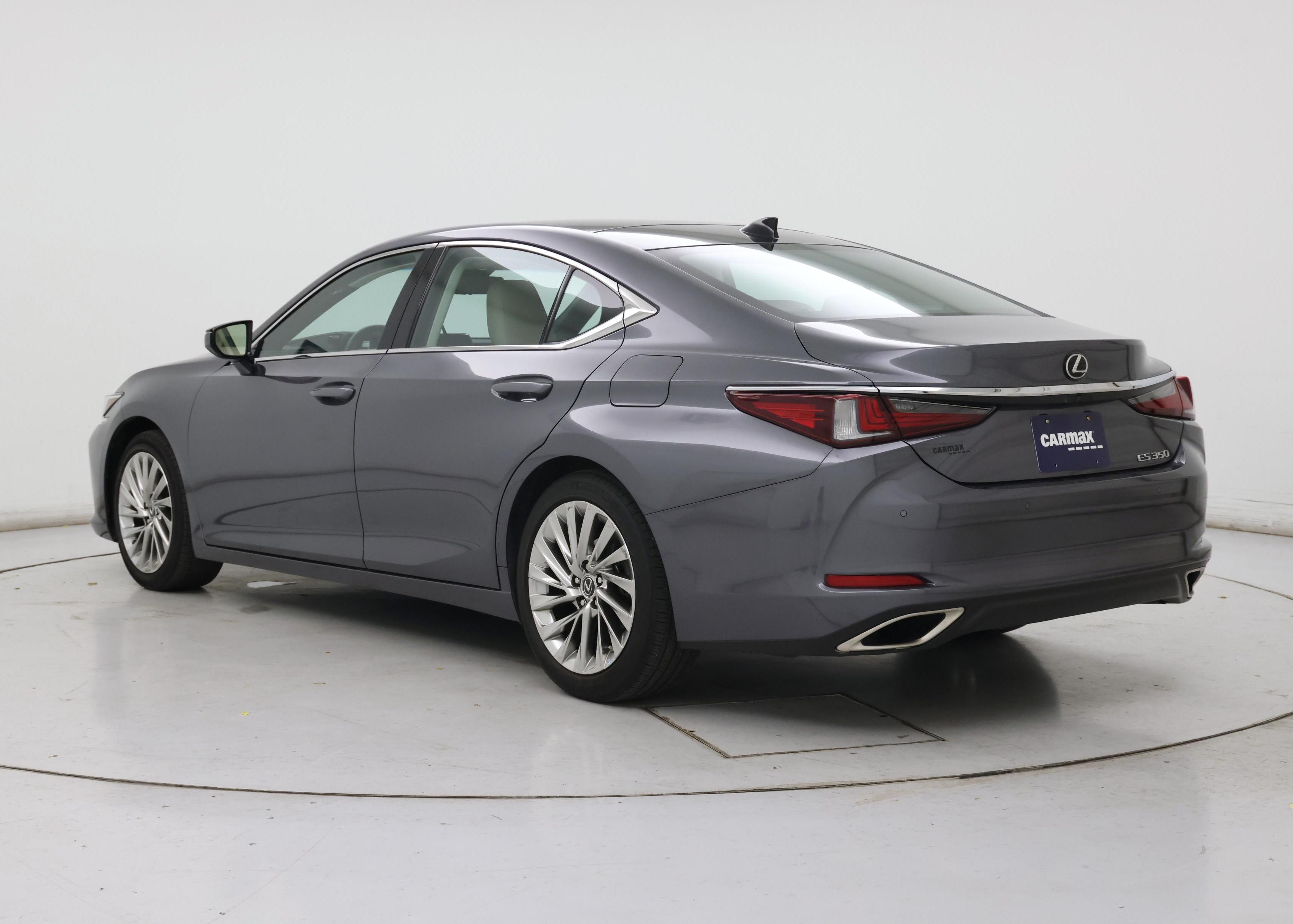 Thumbnail: 2019 Lexus ES - 2