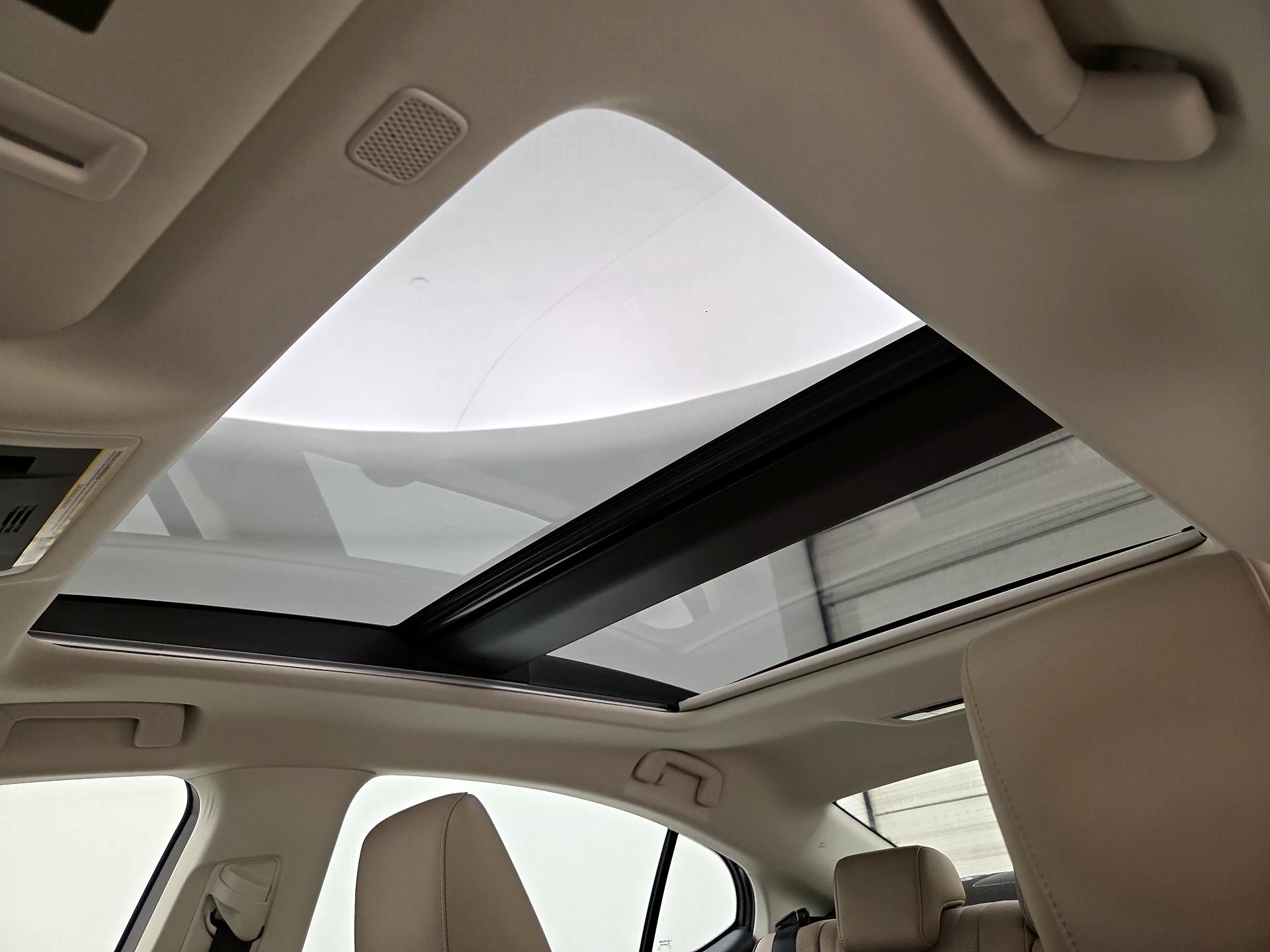 Thumbnail: 2019 Lexus ES - 20