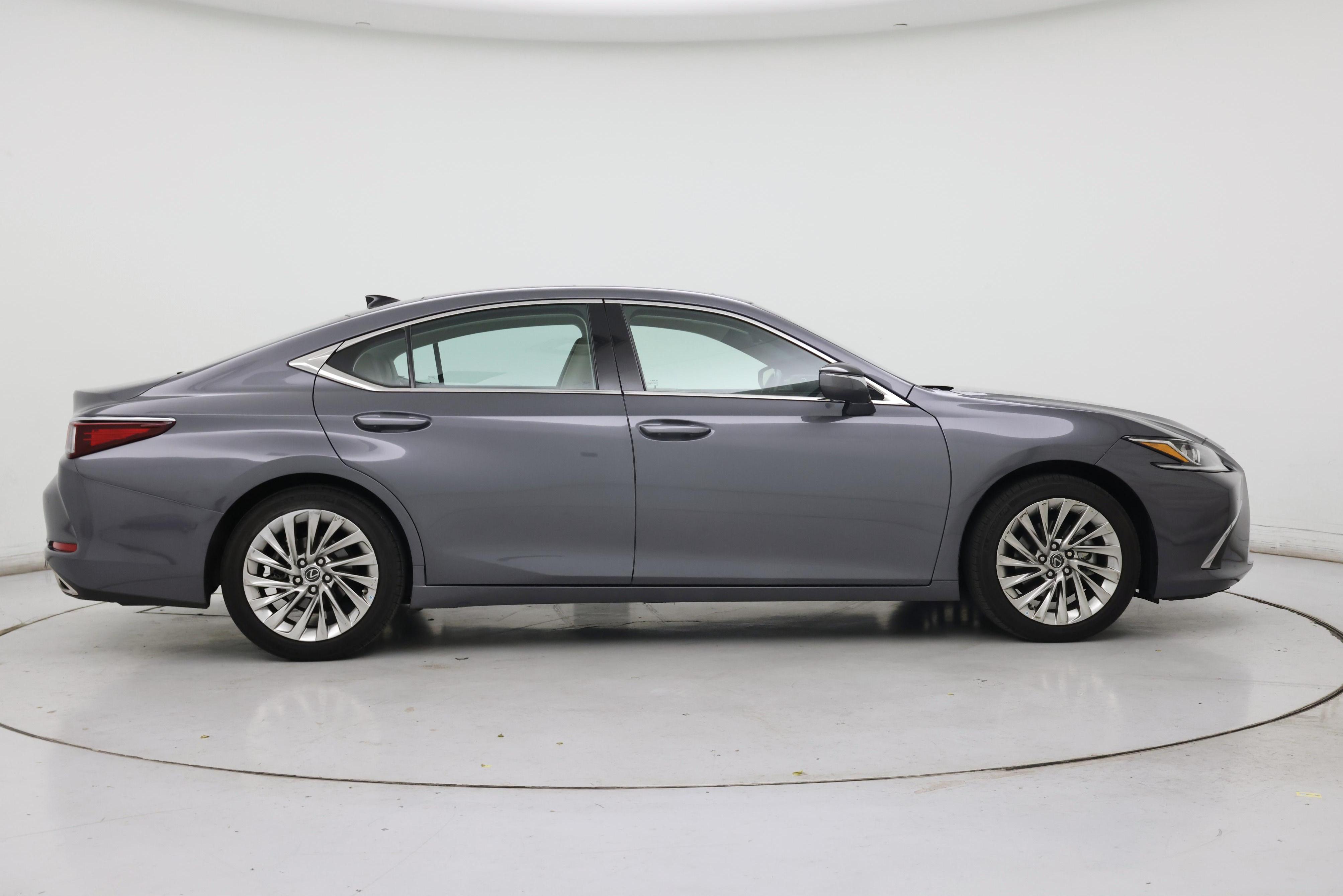 Thumbnail: 2019 Lexus ES - 7