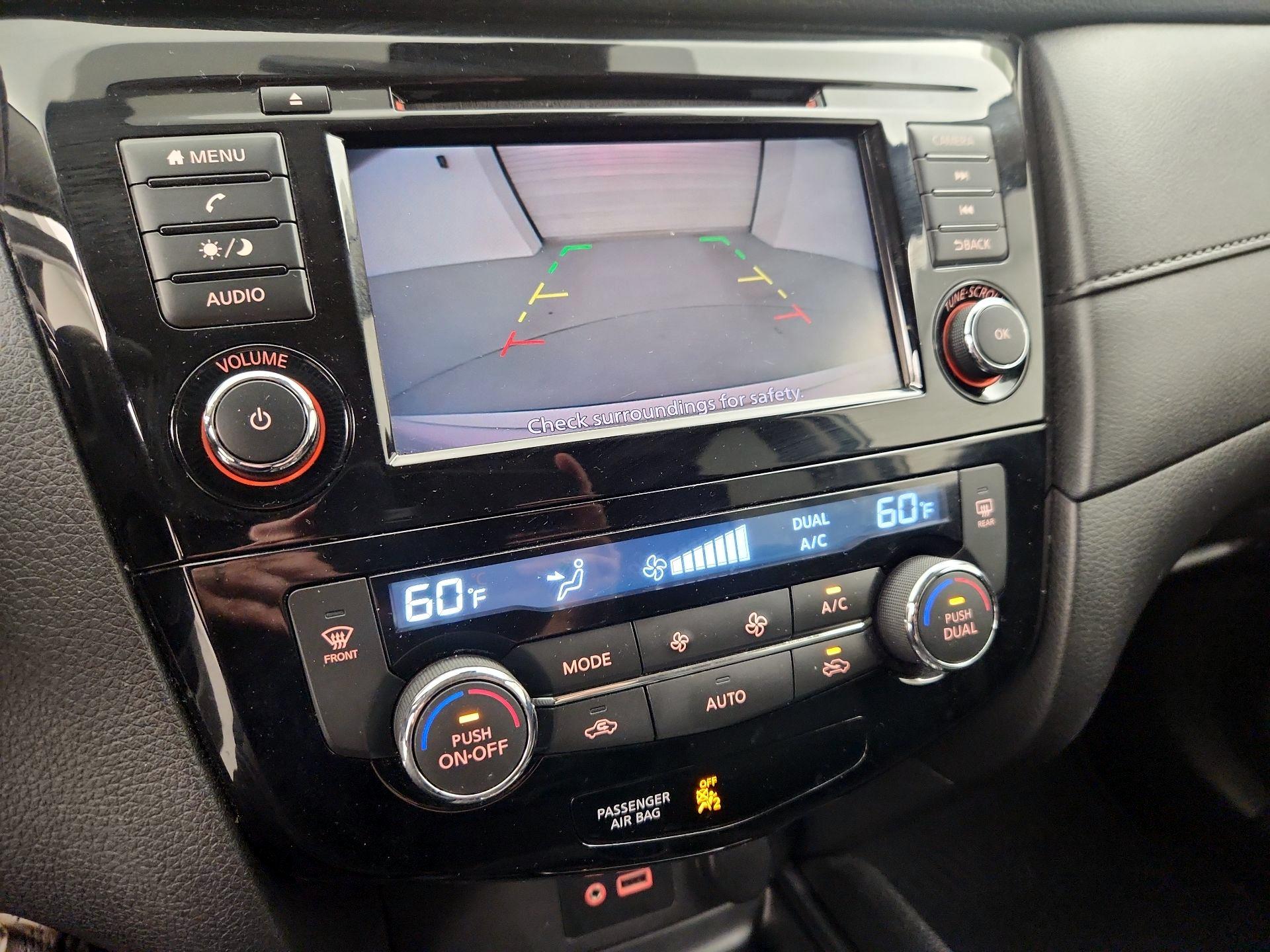 Thumbnail: 2019 Nissan Rogue - 14