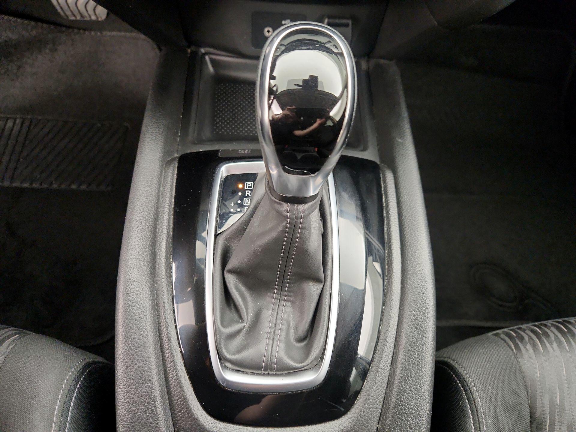 Thumbnail: 2019 Nissan Rogue - 17
