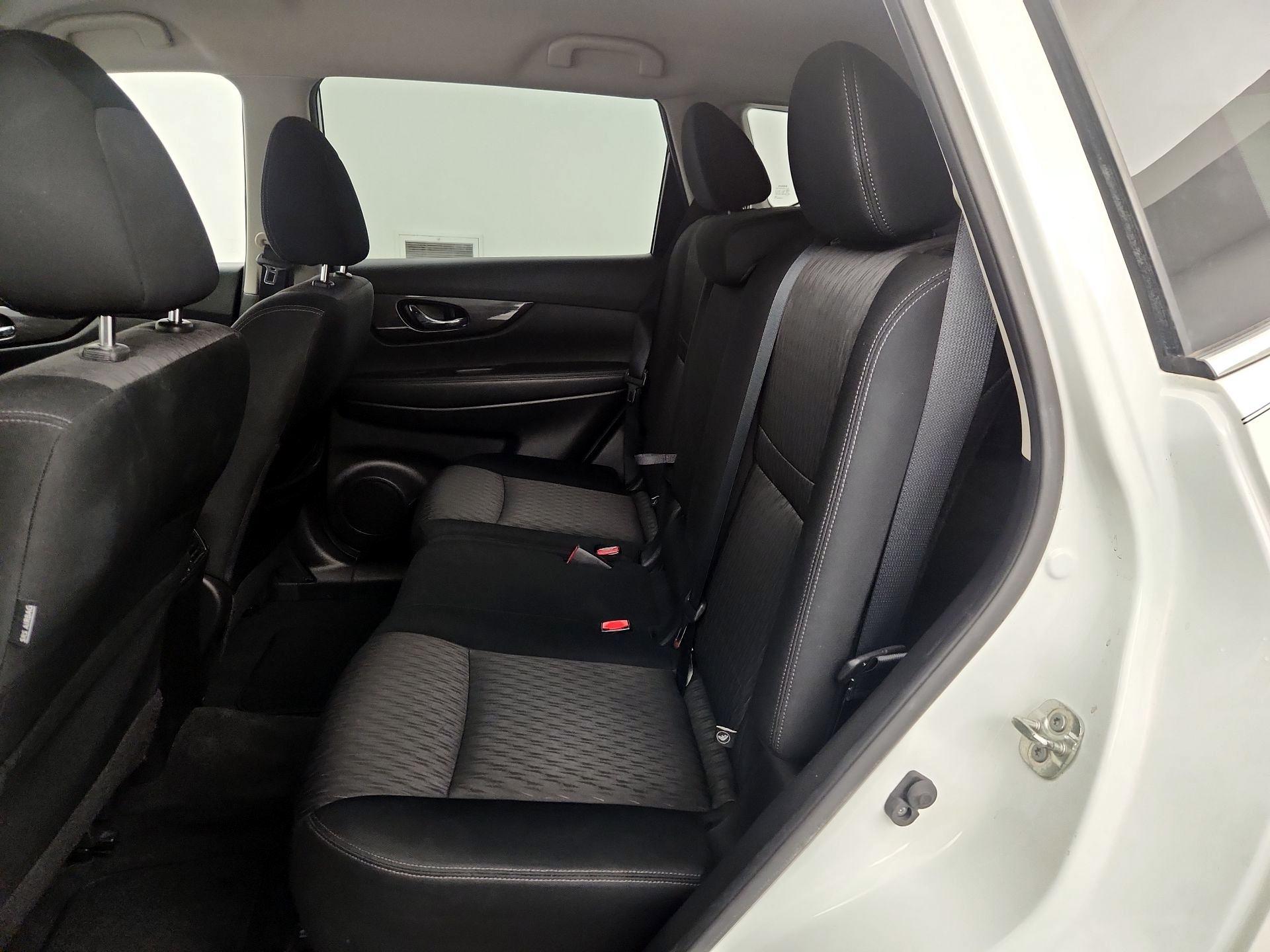Thumbnail: 2019 Nissan Rogue - 19