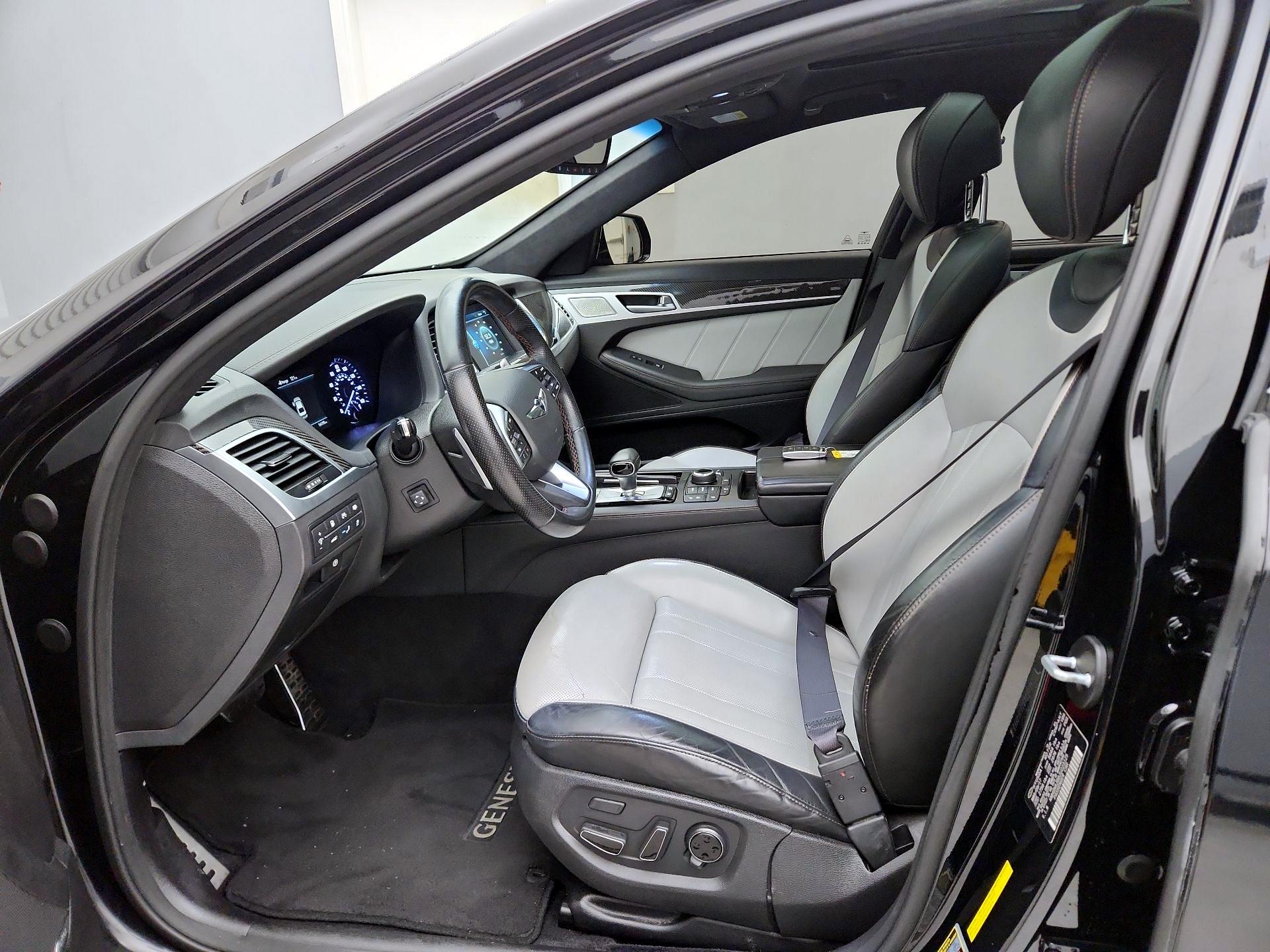 Thumbnail: 2018 Genesis G80 - 11