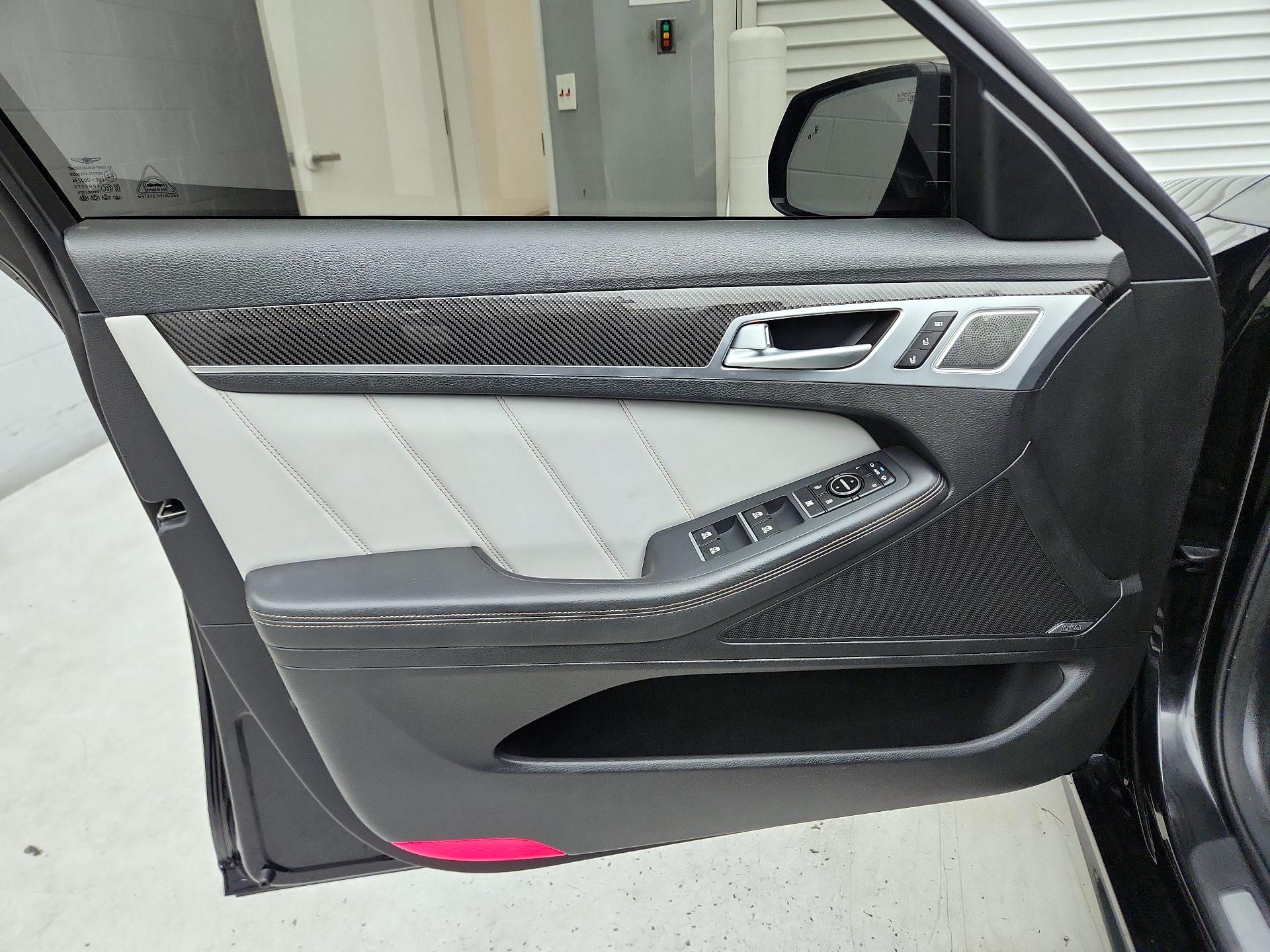 Thumbnail: 2018 Genesis G80 - 12
