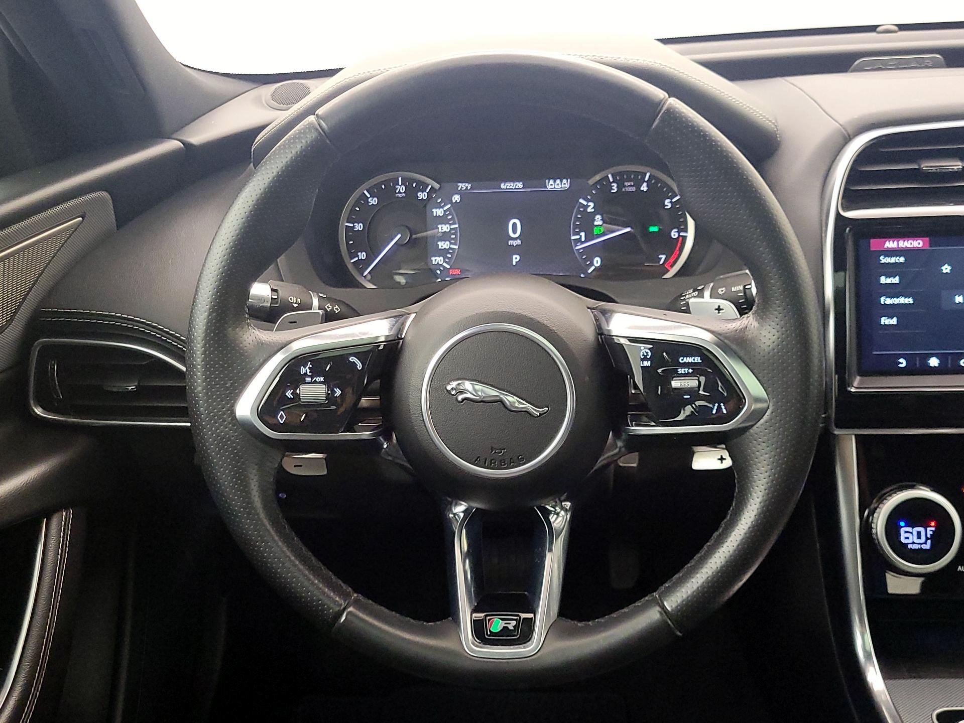 Thumbnail: 2020 Jaguar XE - 10