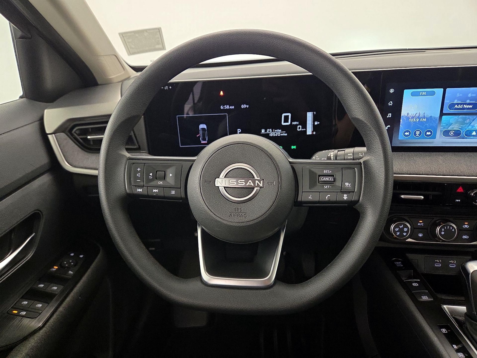 2025 Nissan Kicks SV - Photo 11