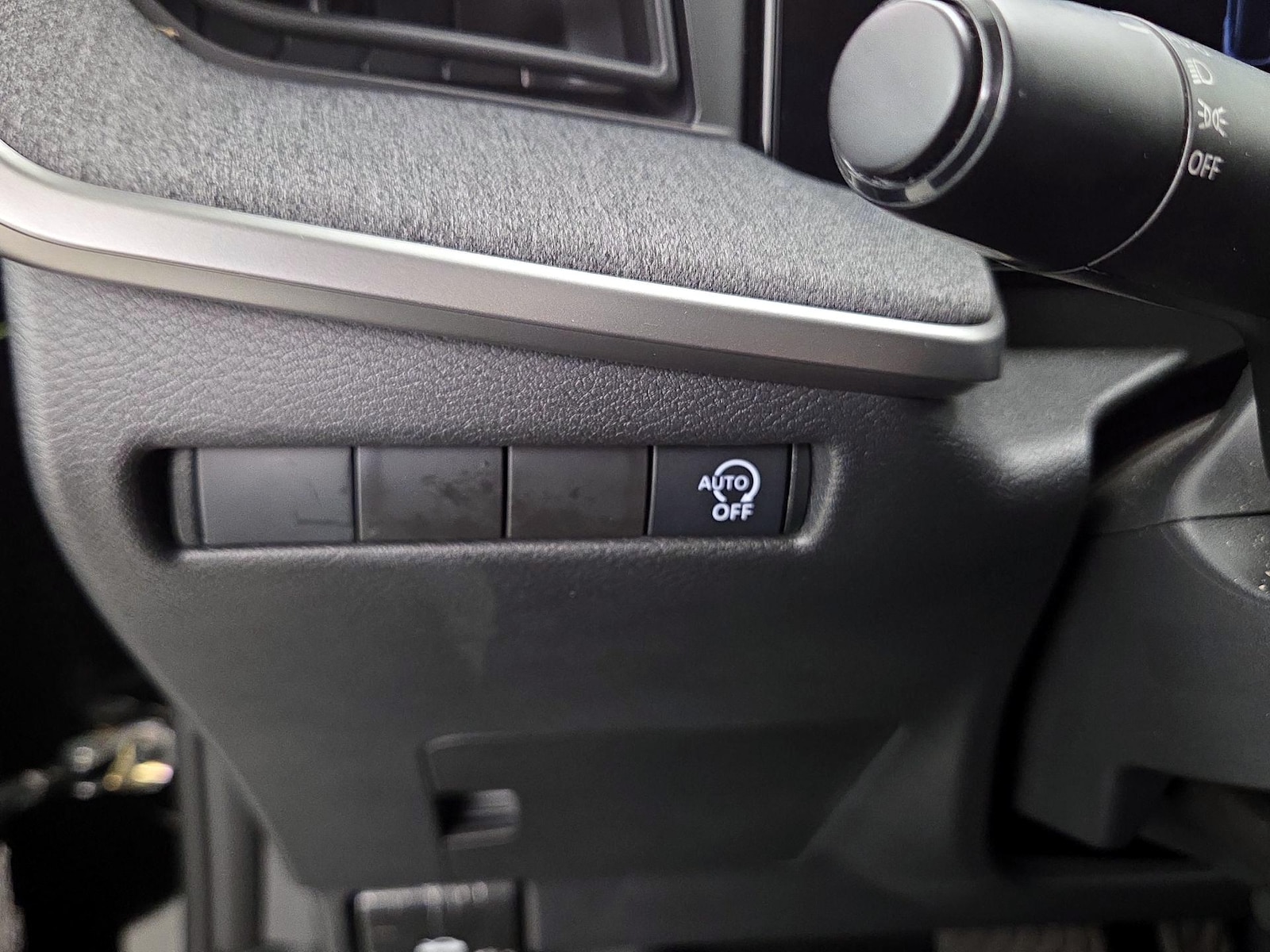 2025 Nissan Kicks SV - Photo 14