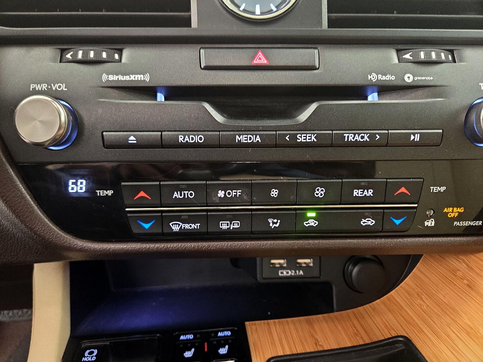 Thumbnail: 2020 Lexus RX - 16