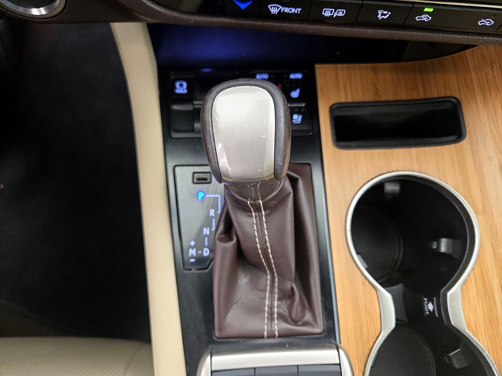 Thumbnail: 2020 Lexus RX - 17